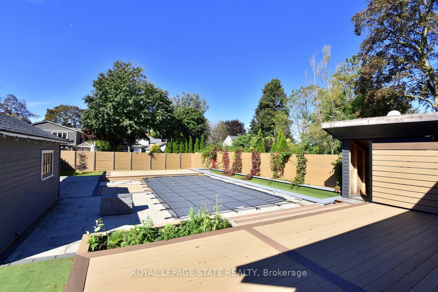 6 Nelles Boulevard Property Photo 38