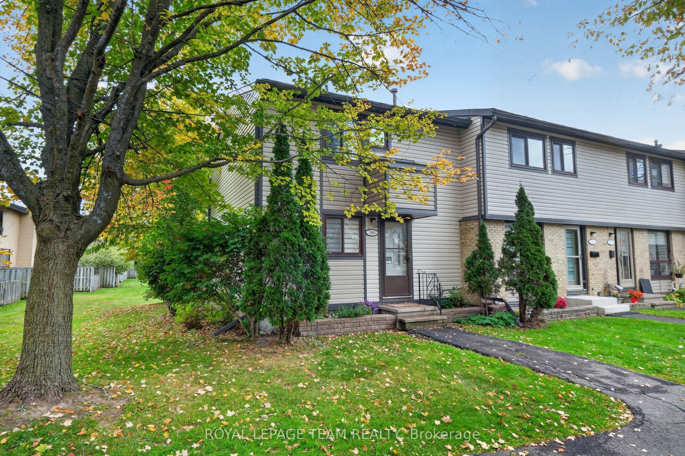 7866 Jeanne D'arc Boulevard Property Photo 1