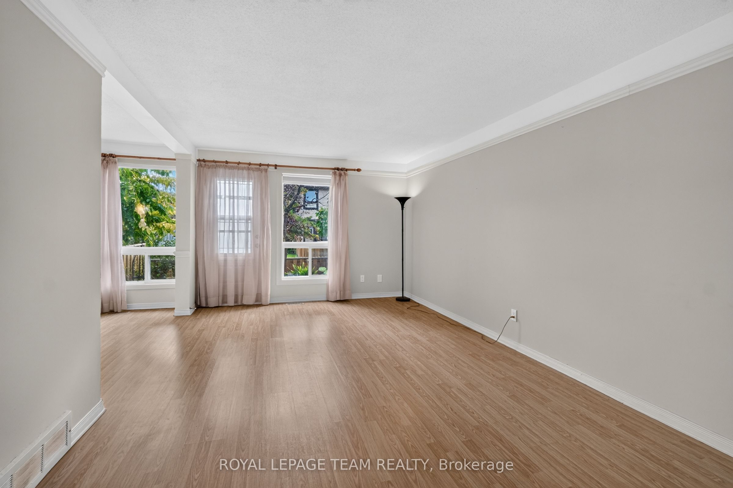 7866 Jeanne D'arc Boulevard Property Photo 6