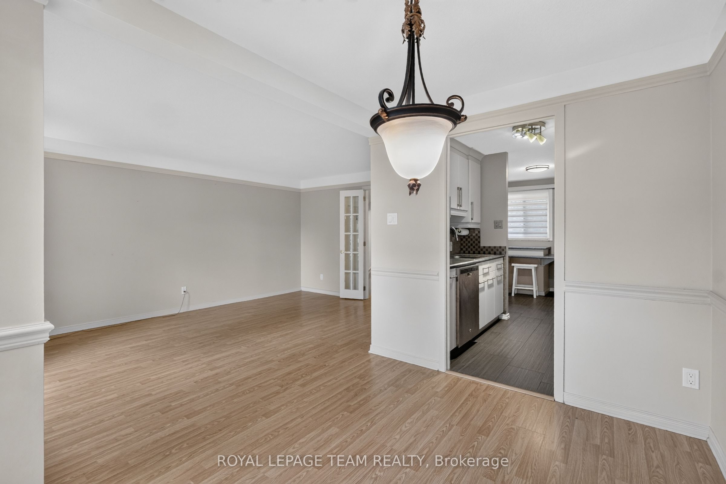 7866 Jeanne D'arc Boulevard Property Photo 7