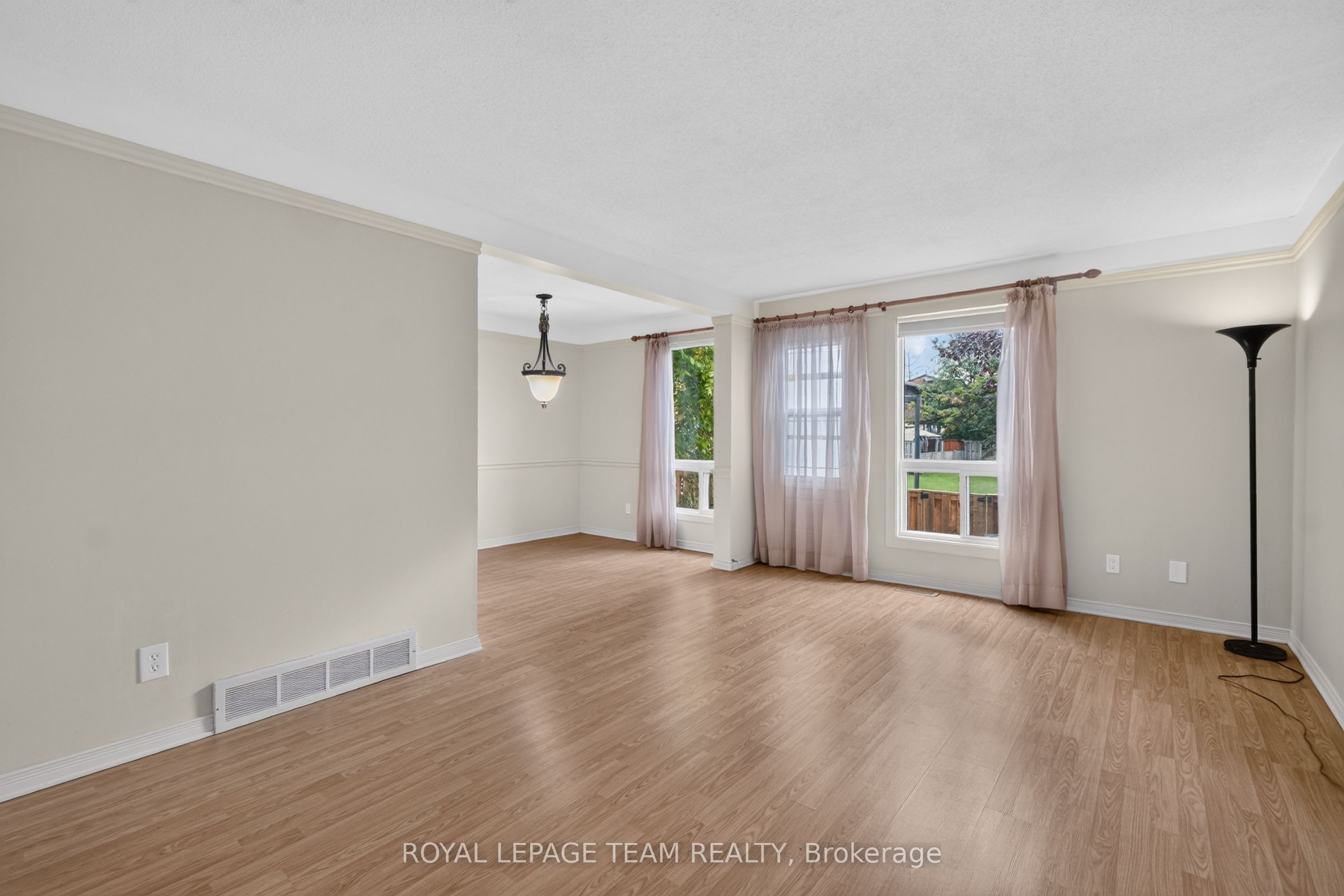 7866 Jeanne D'arc Boulevard Property Photo 10