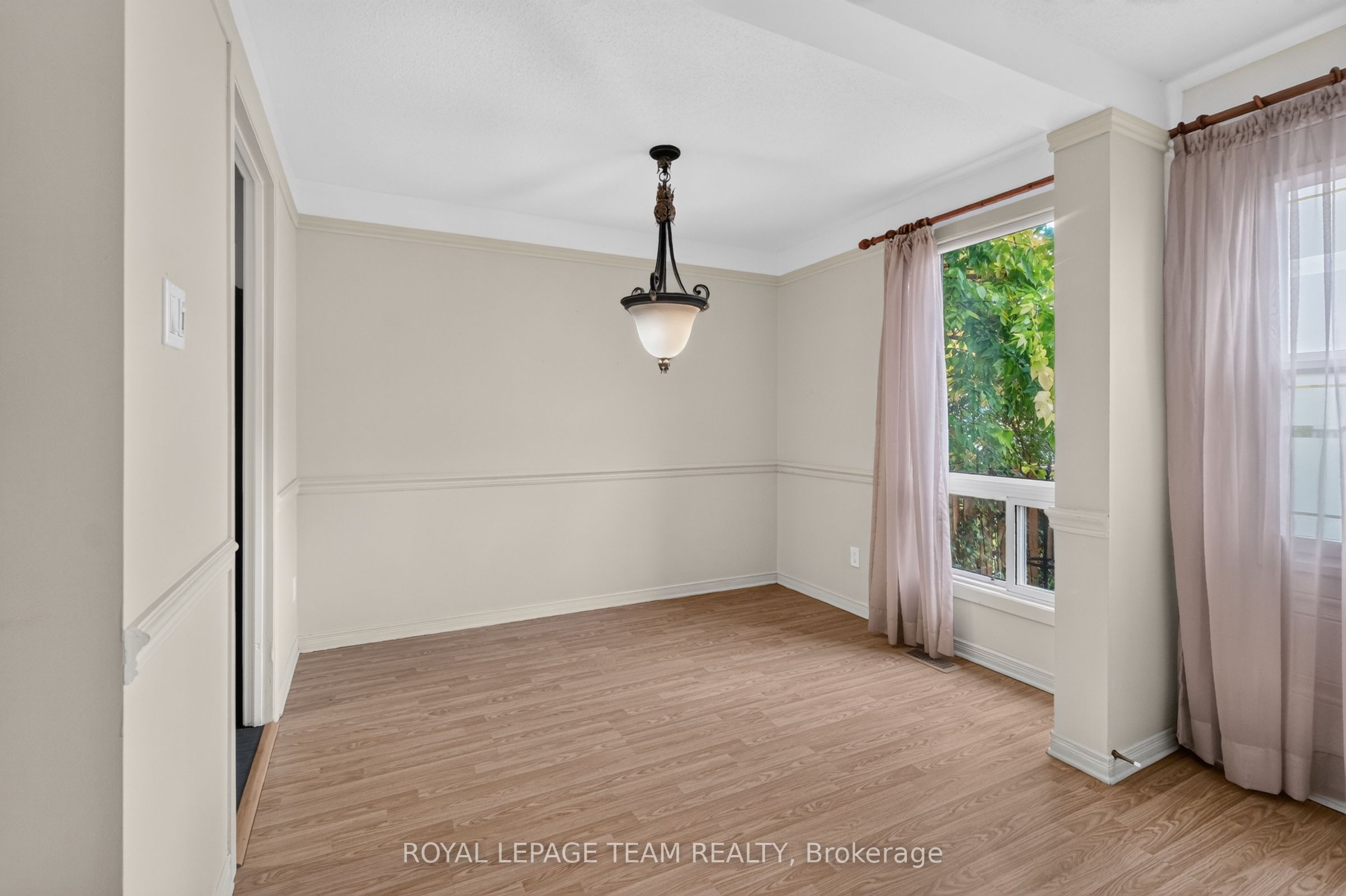 7866 Jeanne D'arc Boulevard Property Photo 13