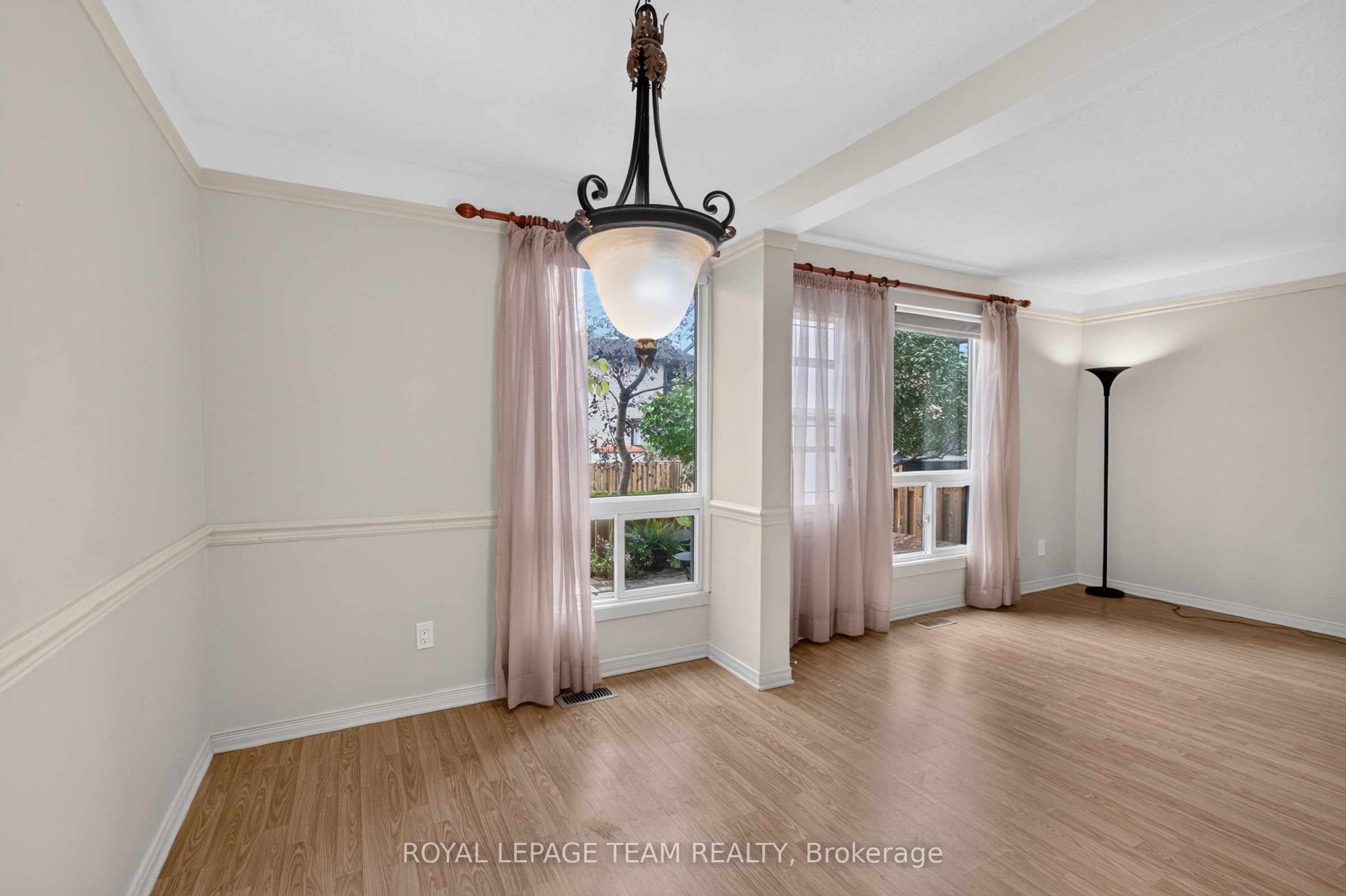 7866 Jeanne D'arc Boulevard Property Photo 14