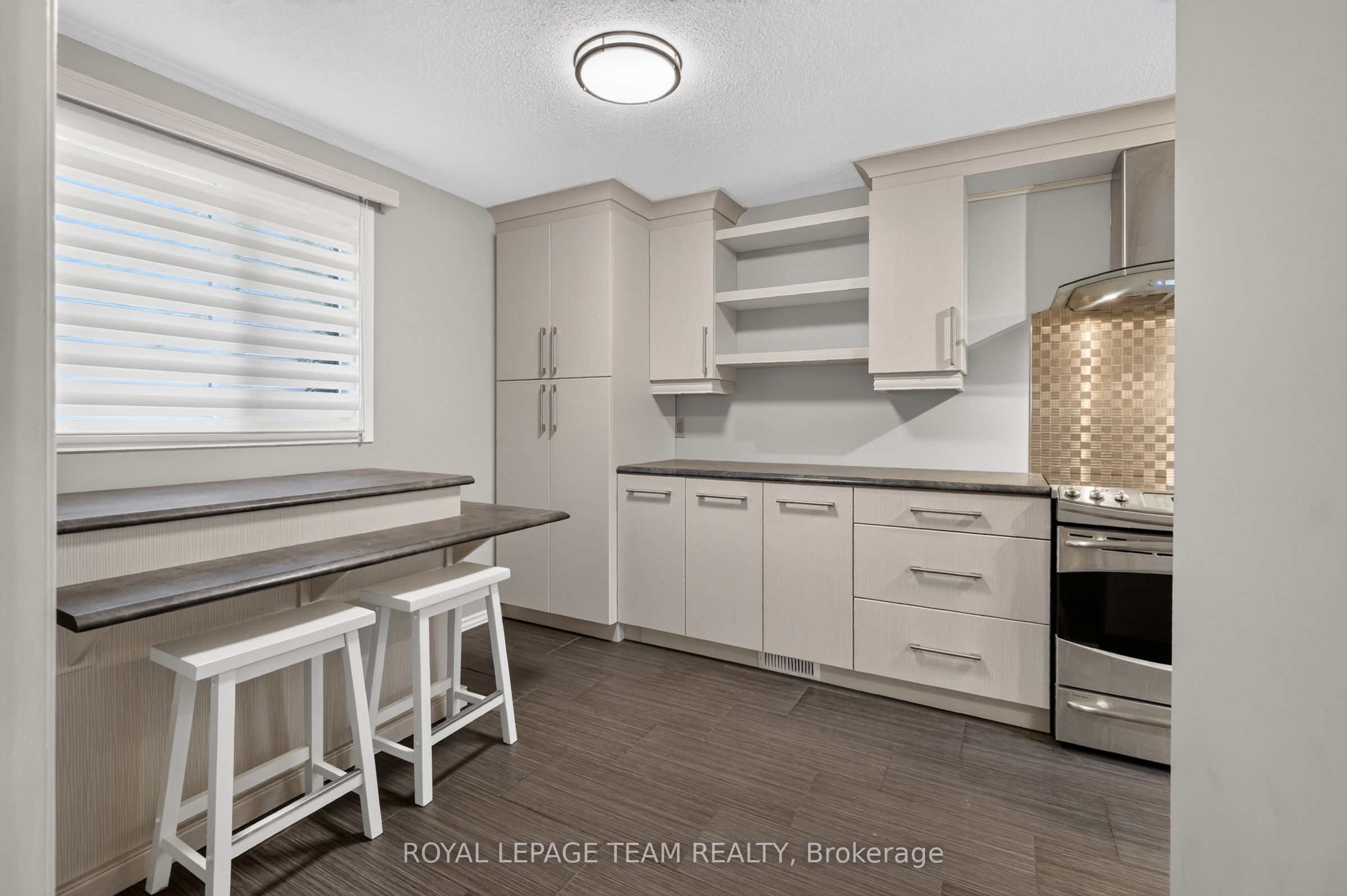 7866 Jeanne D'arc Boulevard Property Photo 16