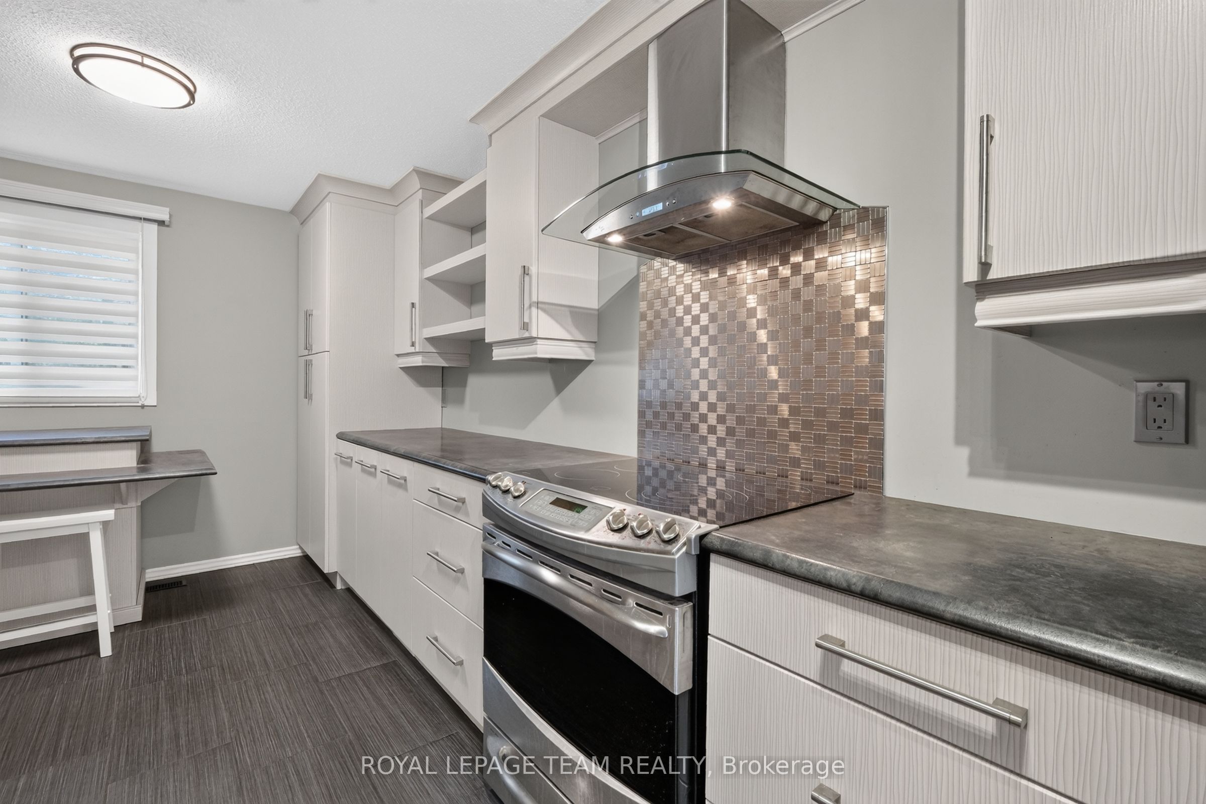 7866 Jeanne D'arc Boulevard Property Photo 20