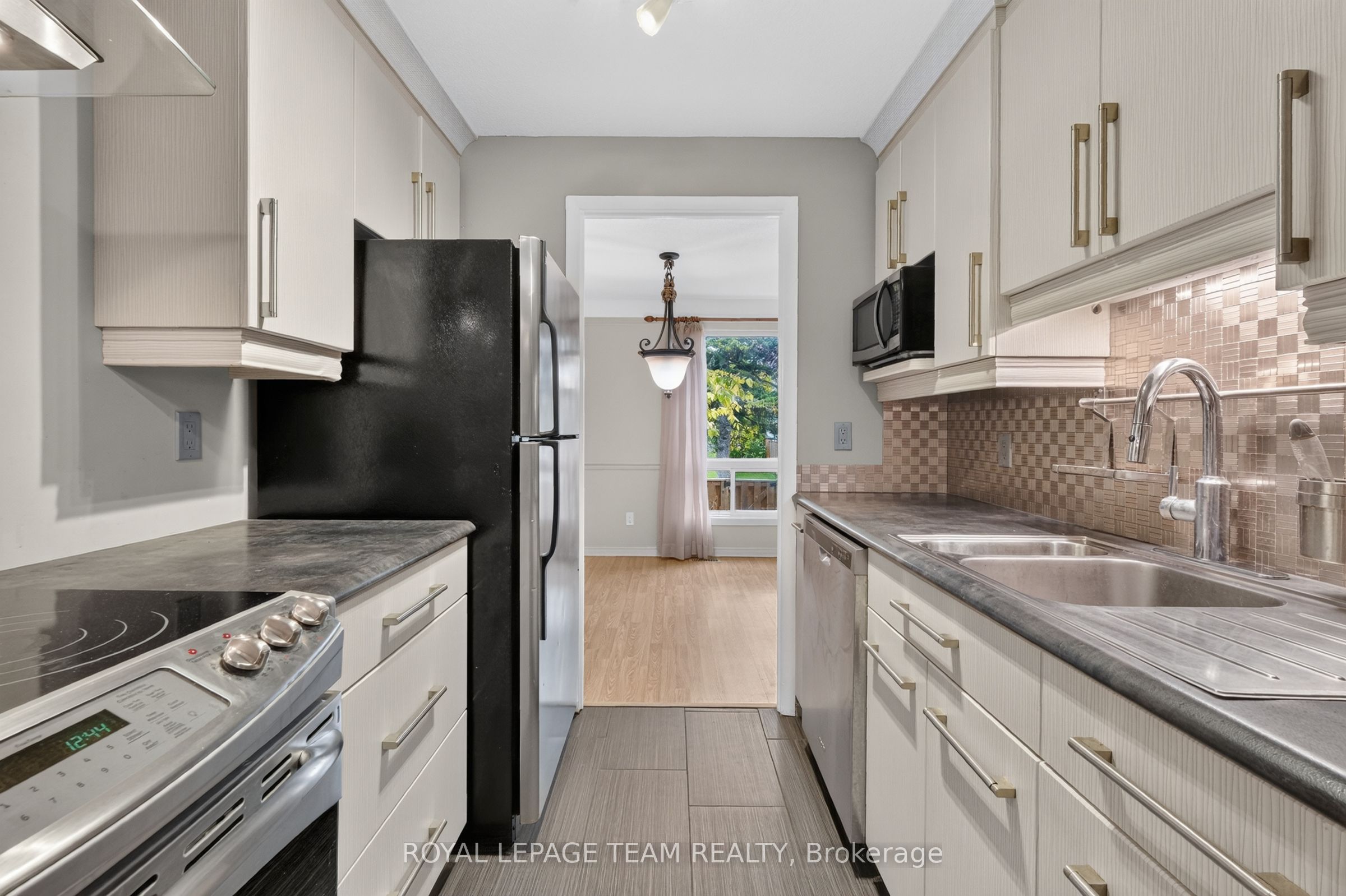 7866 Jeanne D'arc Boulevard Property Photo 24