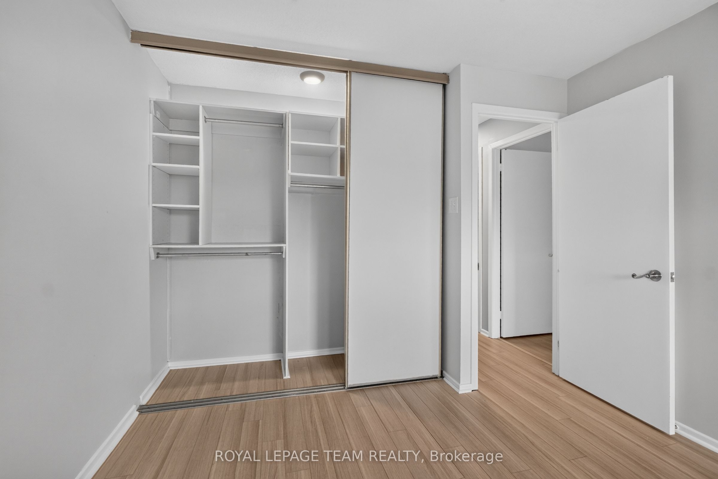 7866 Jeanne D'arc Boulevard Property Photo 30