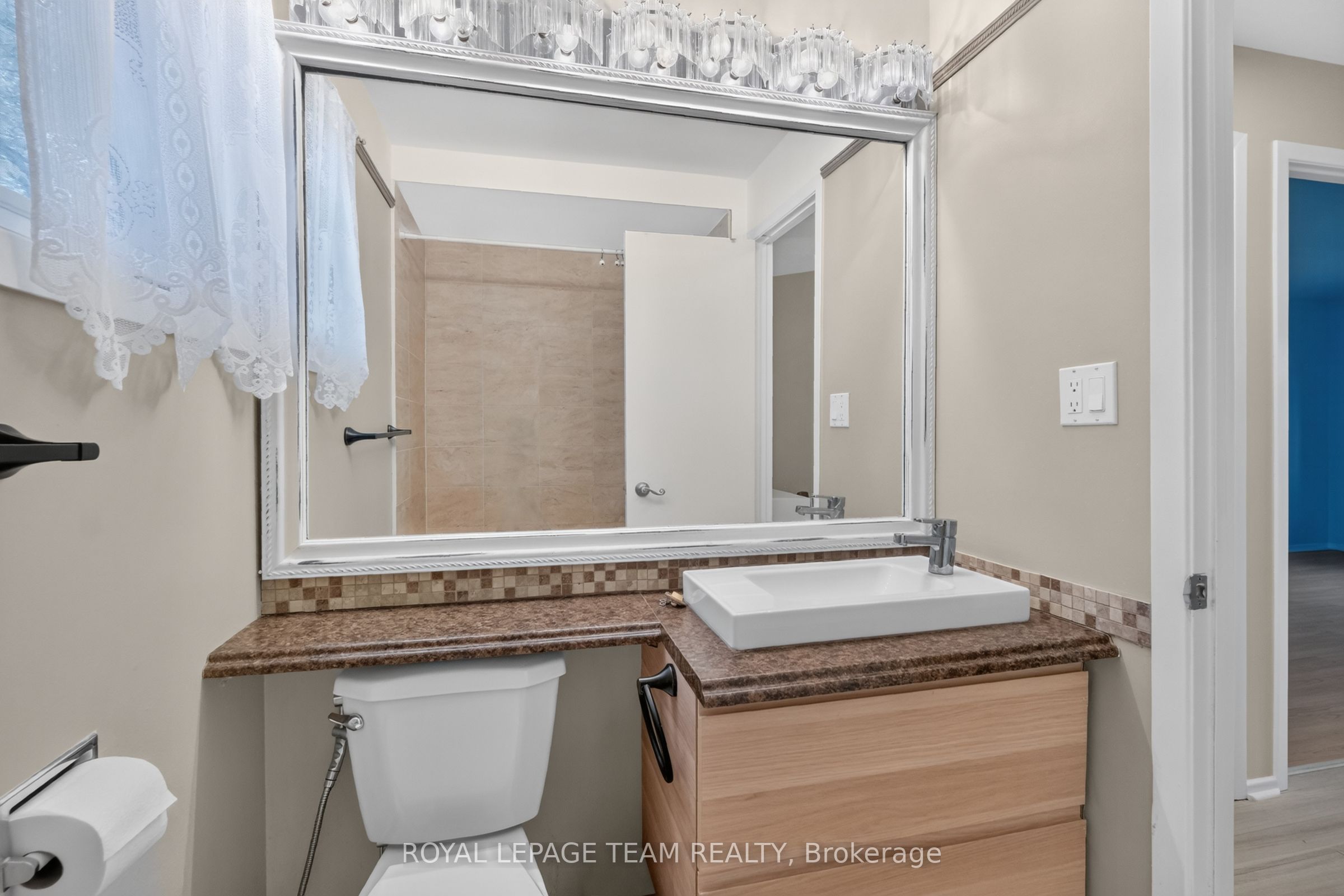 7866 Jeanne D'arc Boulevard Property Photo 32