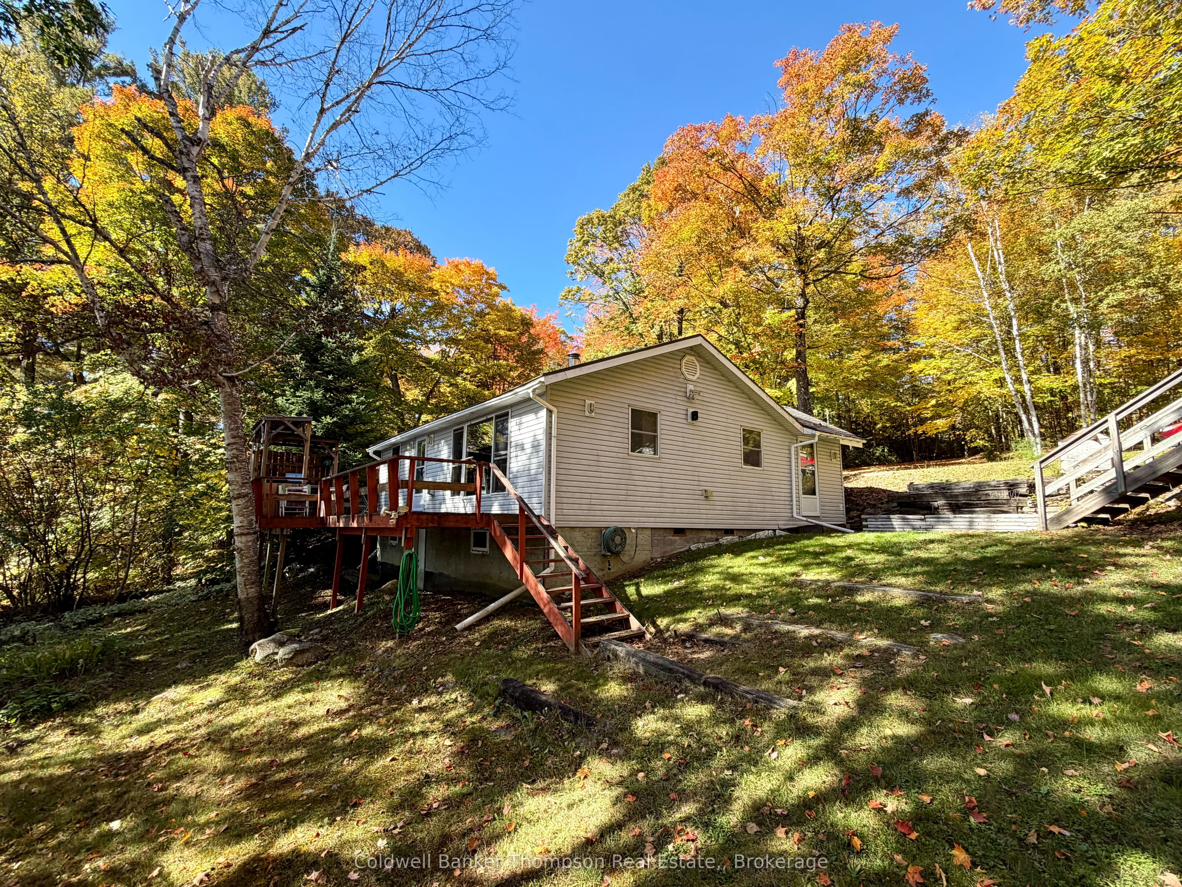 2758 Smith Bay Road N Property Photo 4