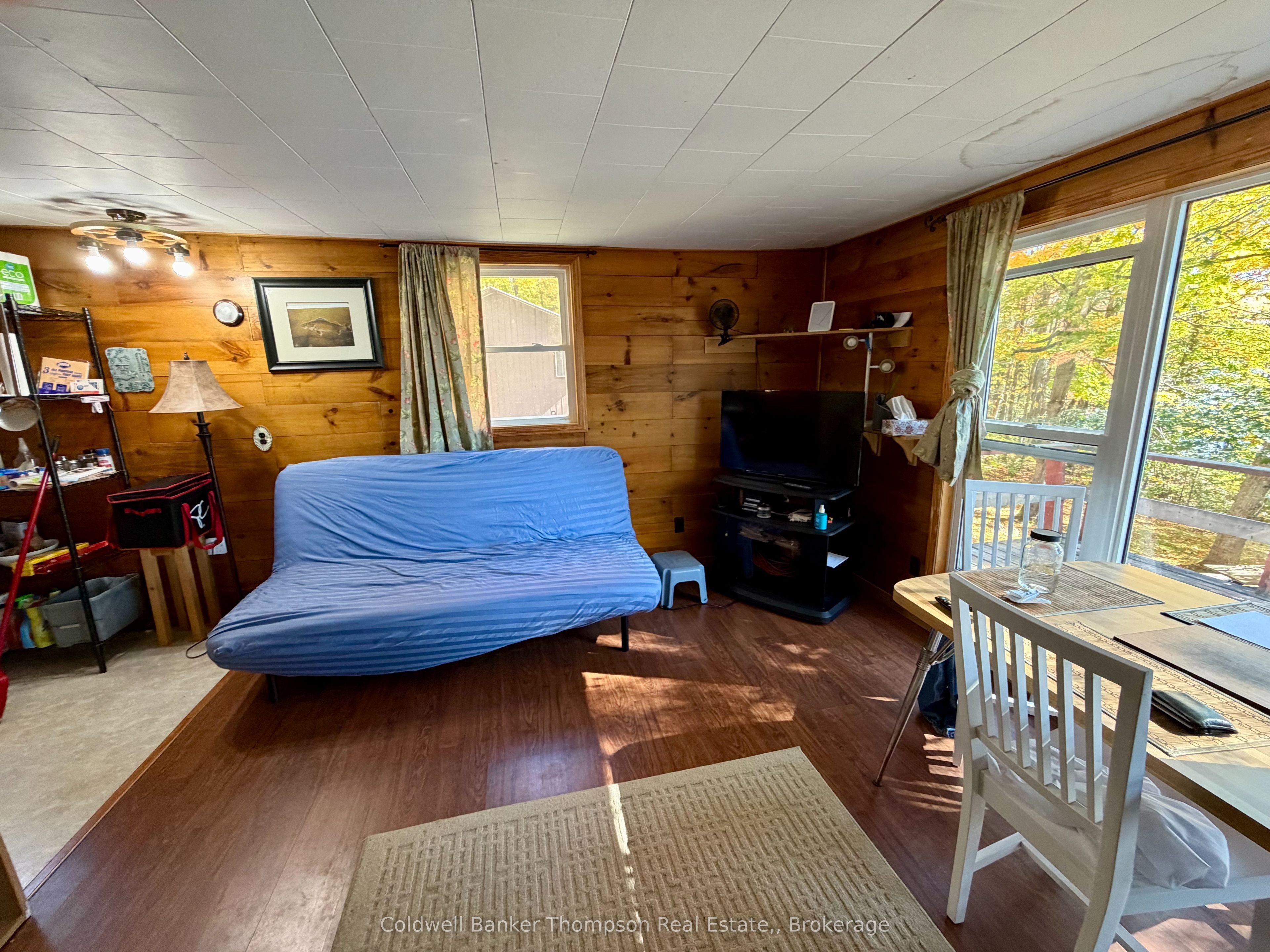 2758 Smith Bay Road N Property Photo 10
