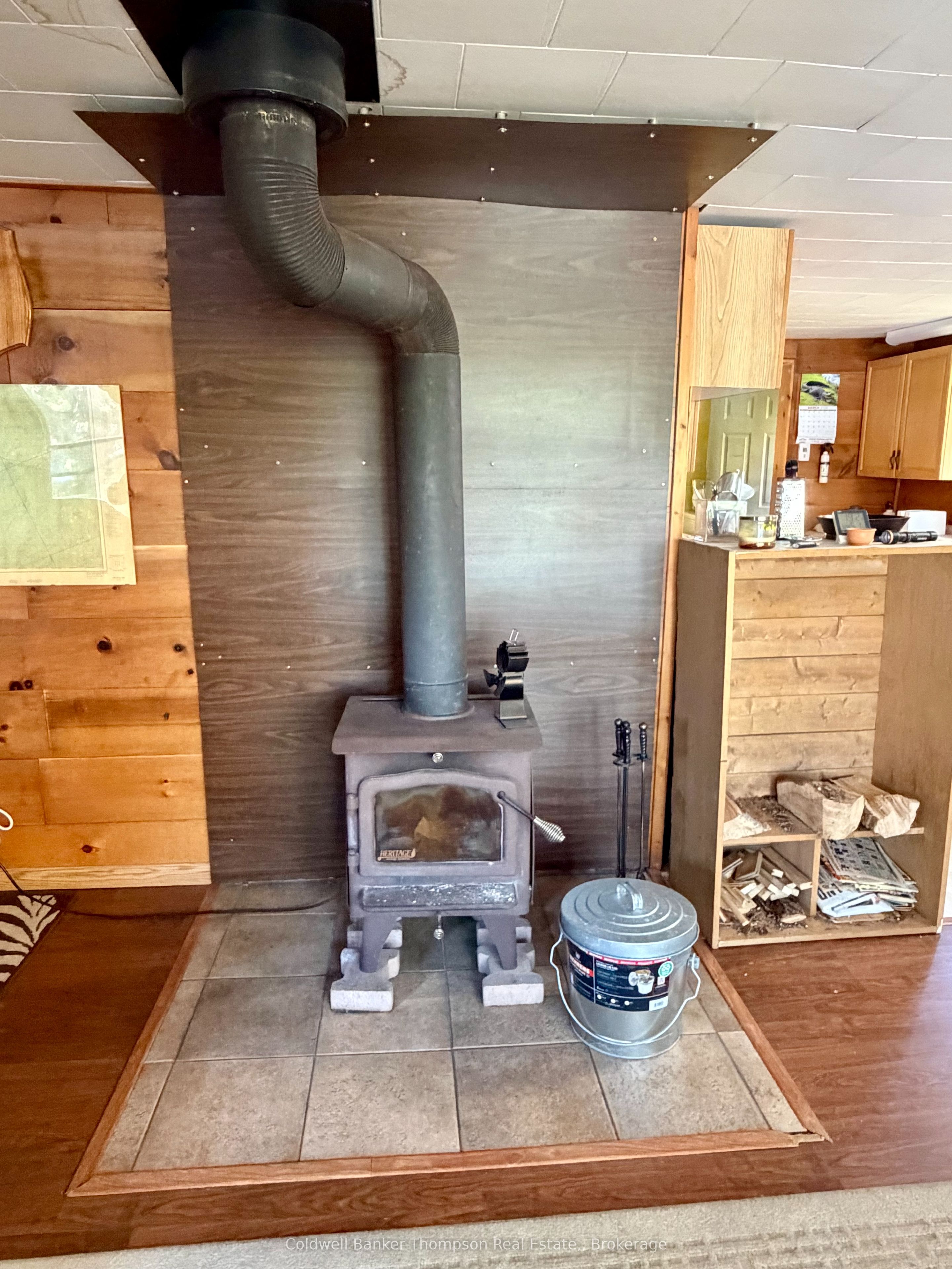 2758 Smith Bay Road N Property Photo 11