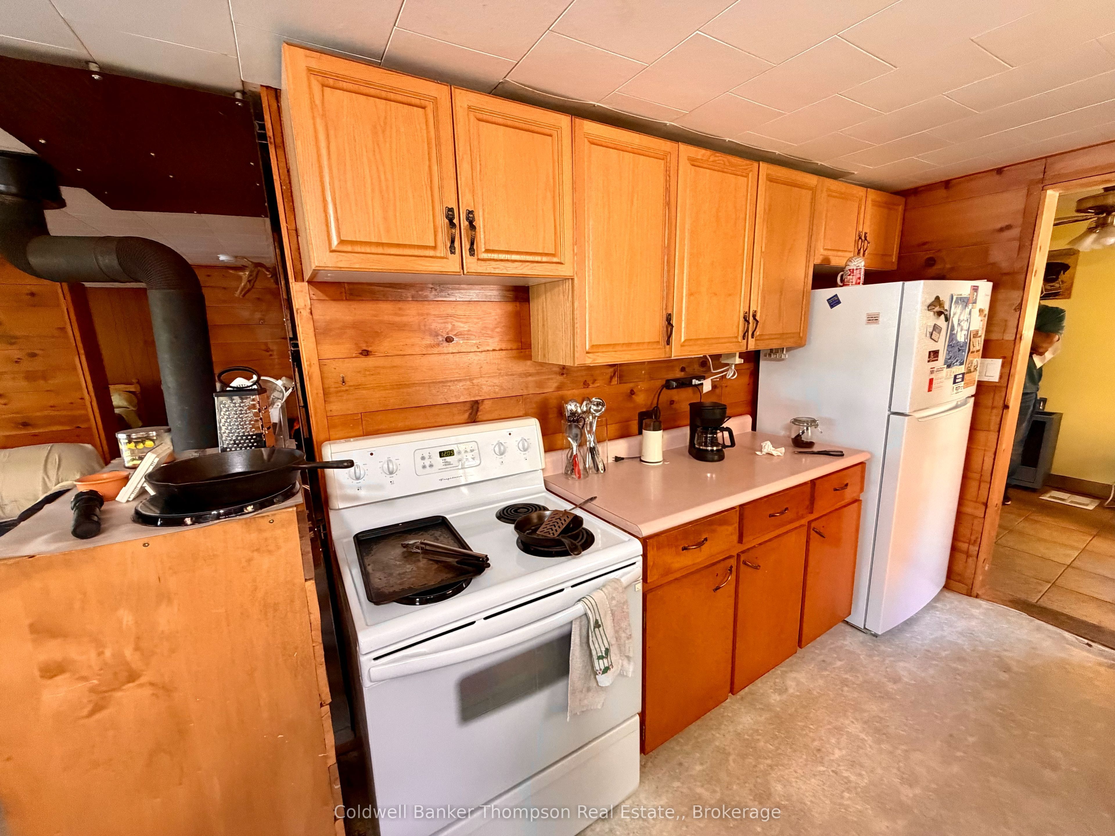 2758 Smith Bay Road N Property Photo 12