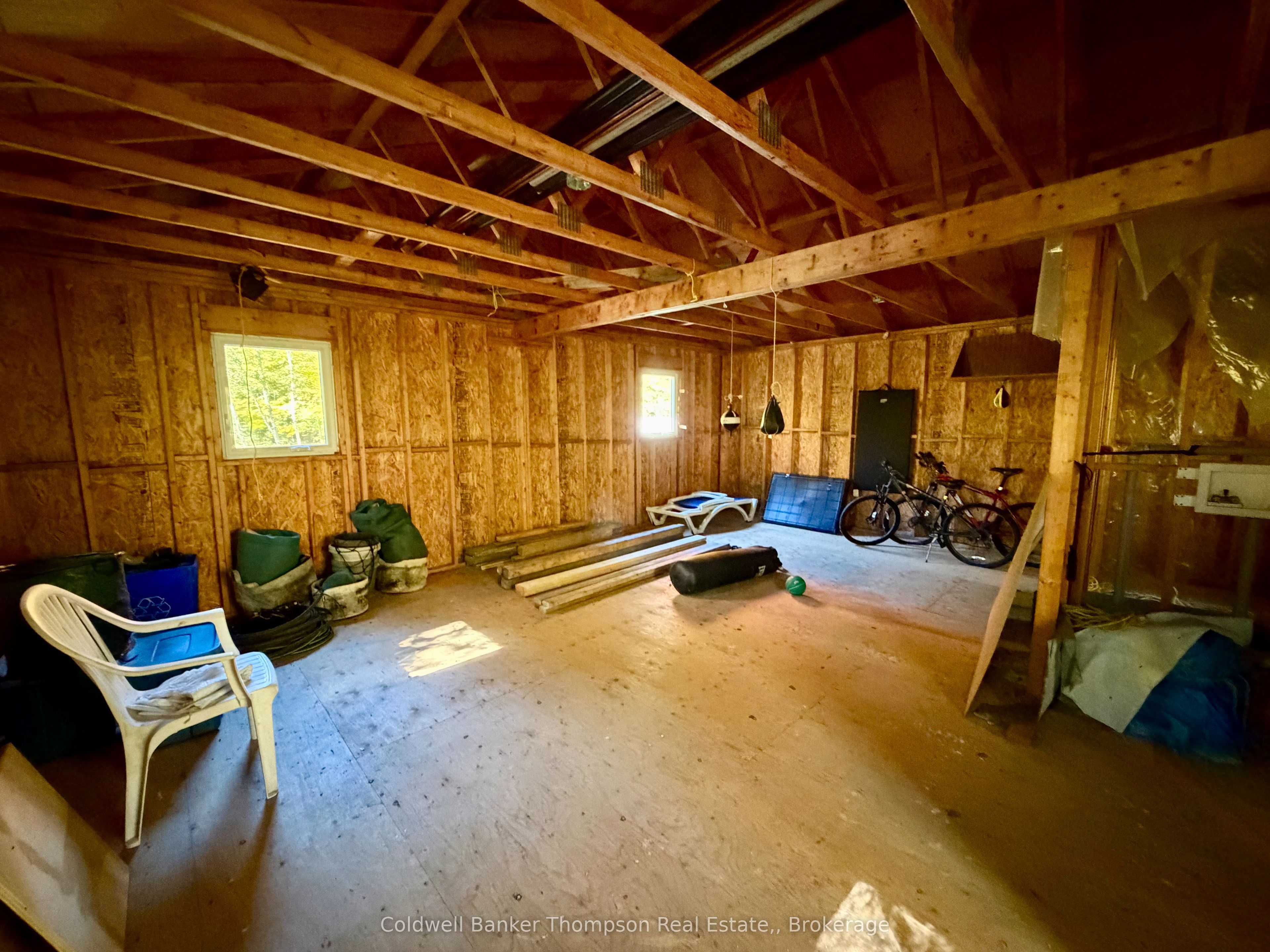 2758 Smith Bay Road N Property Photo 33