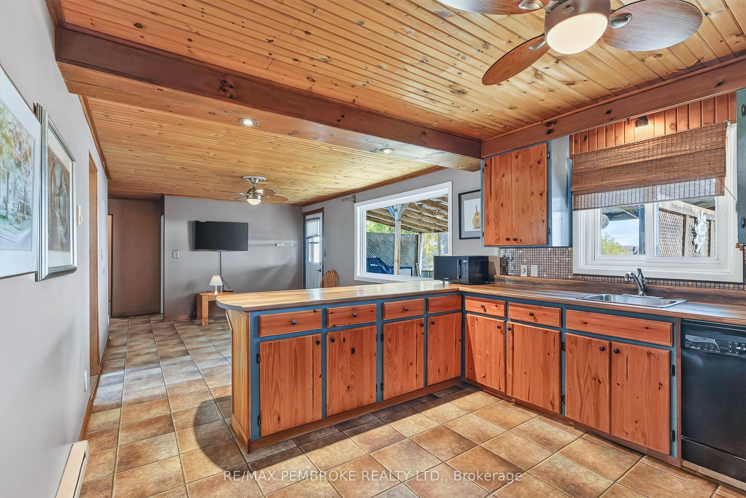 1213 Burns Drive Property Photo 13