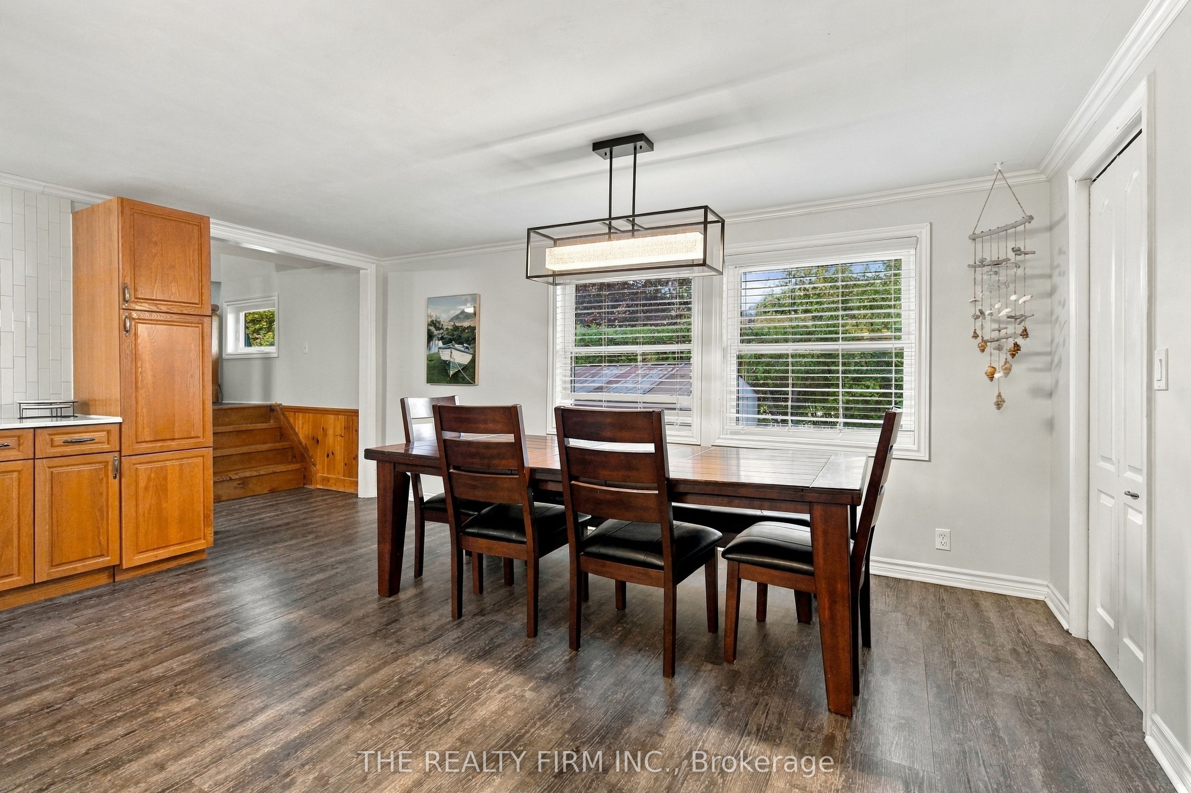 3692 Beverly Glen Property Photo 5