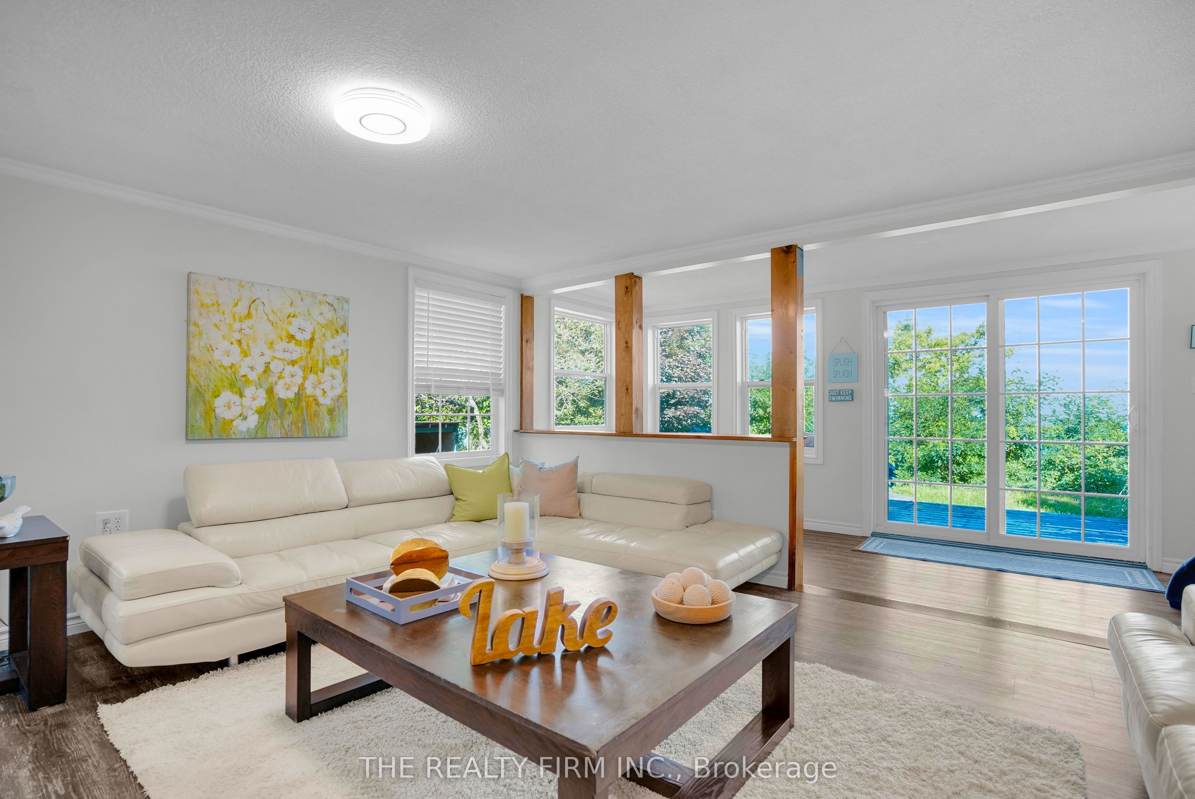 3692 Beverly Glen Property Photo 12