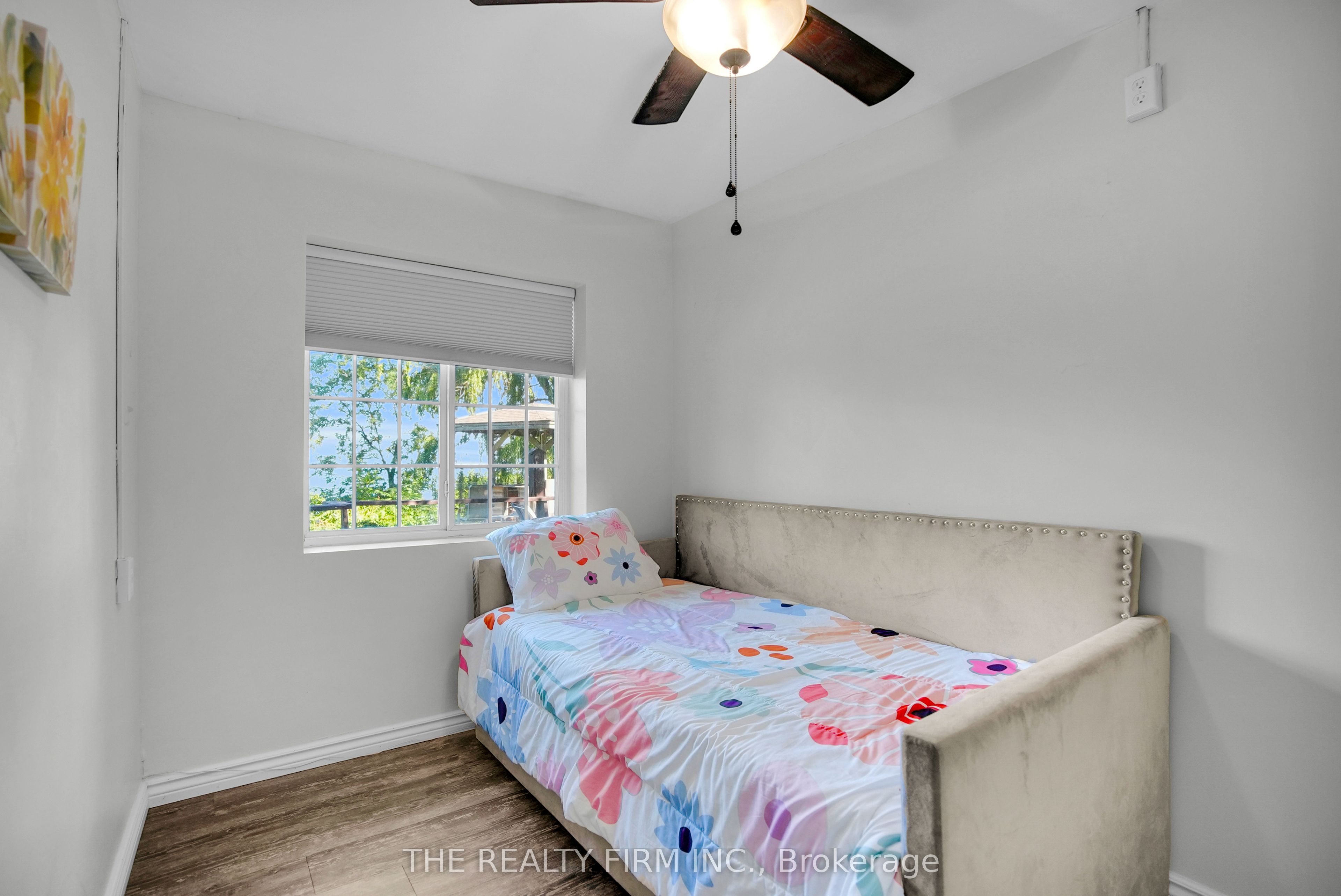3692 Beverly Glen Property Photo 17
