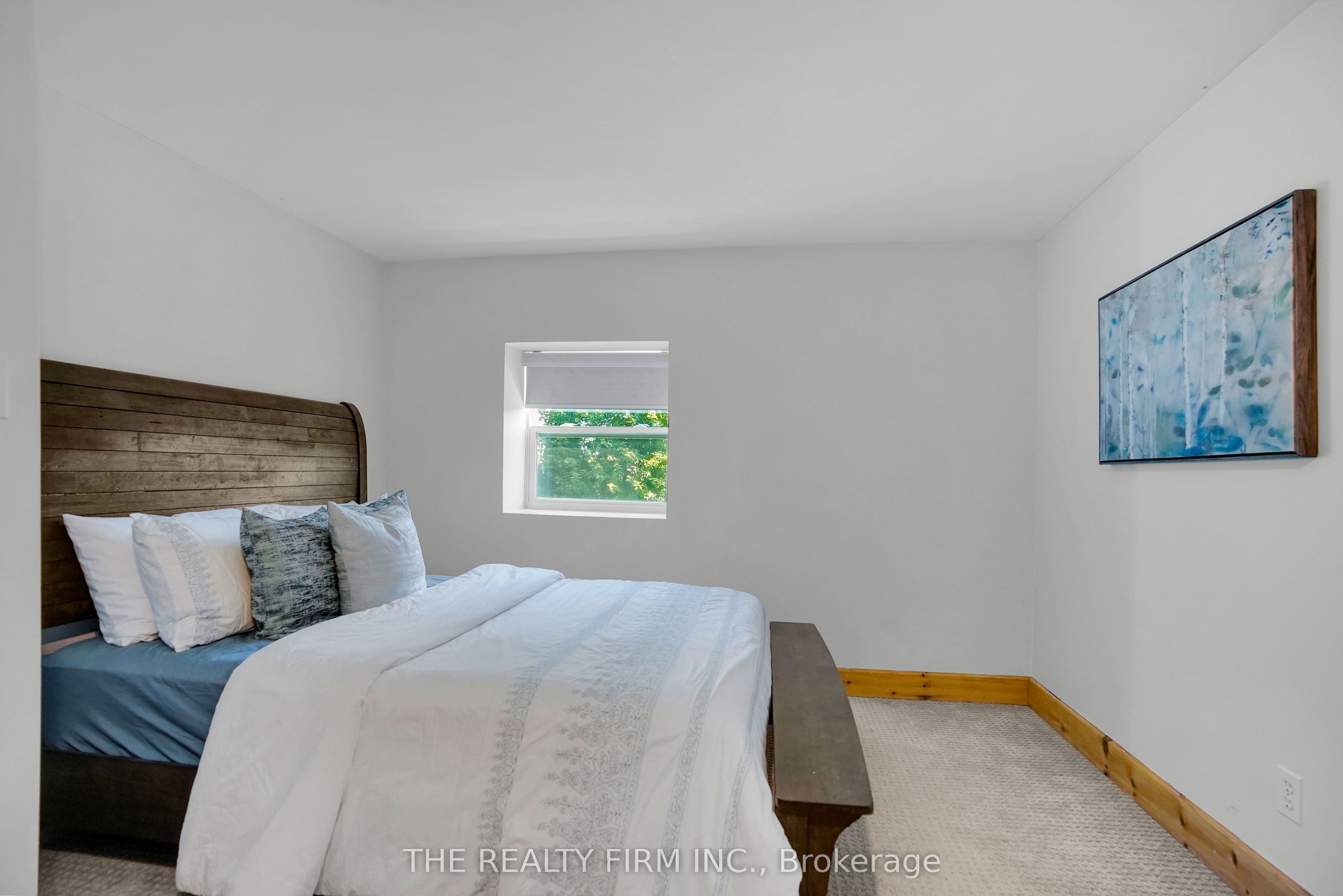 3692 Beverly Glen Property Photo 22