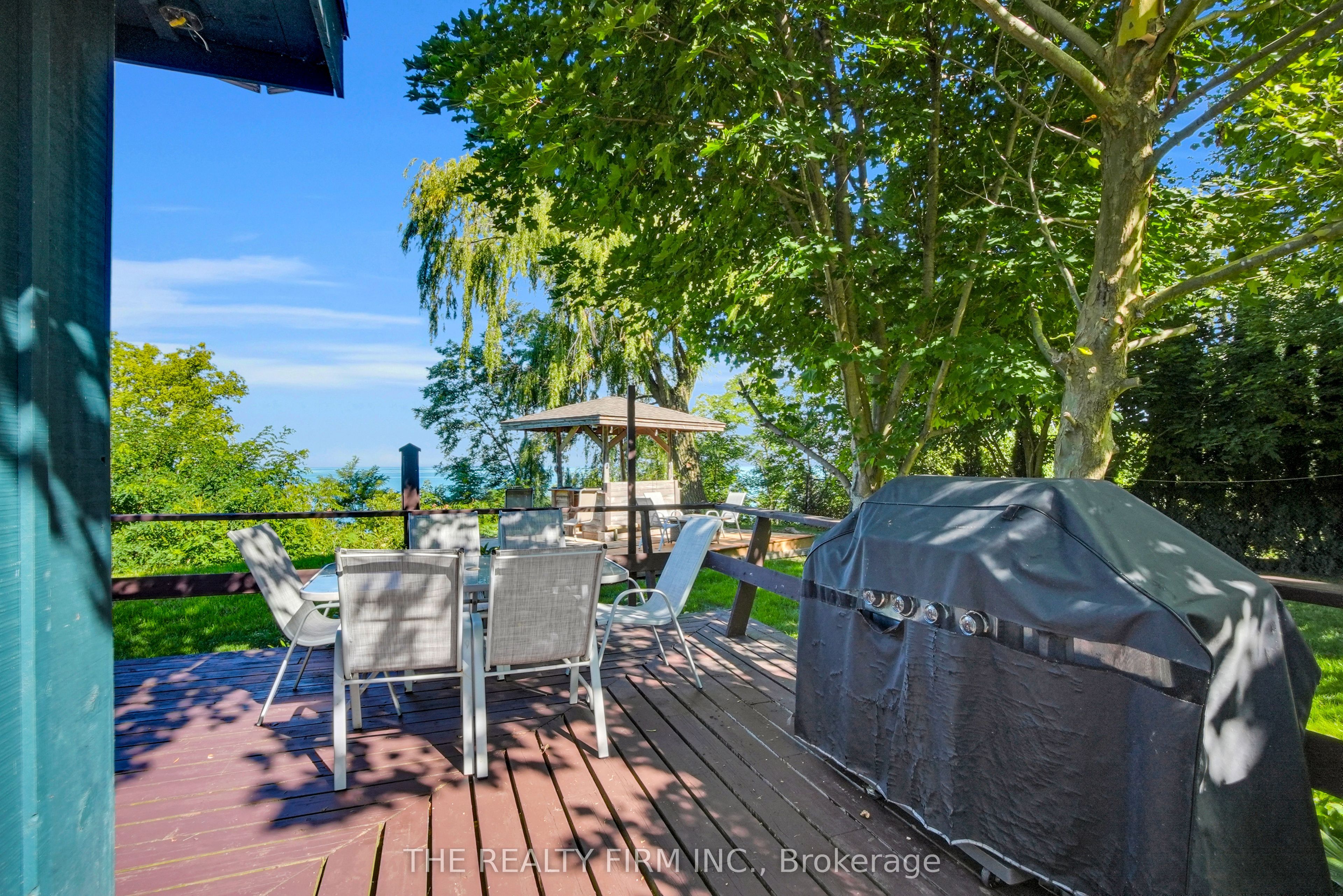 3692 Beverly Glen Property Photo 31