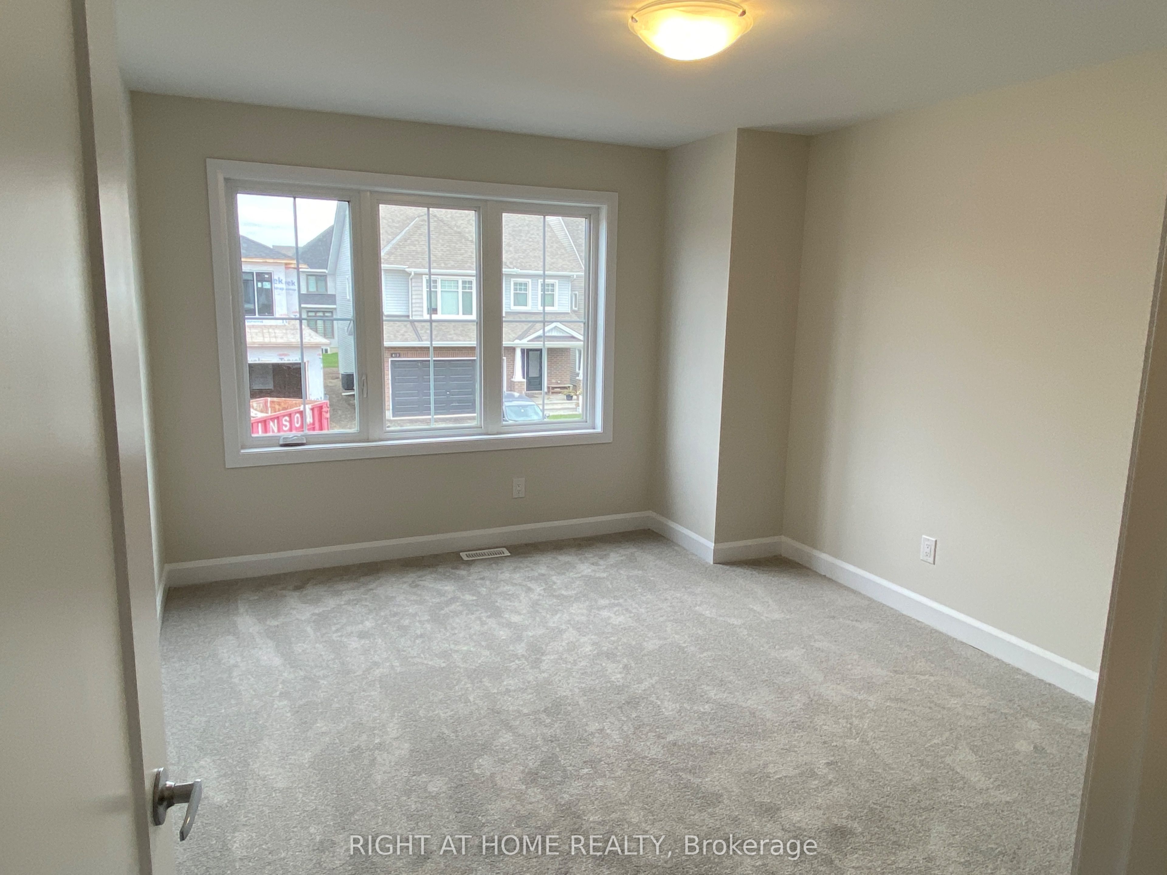 608 Moonflower Crescent Property Photo 24