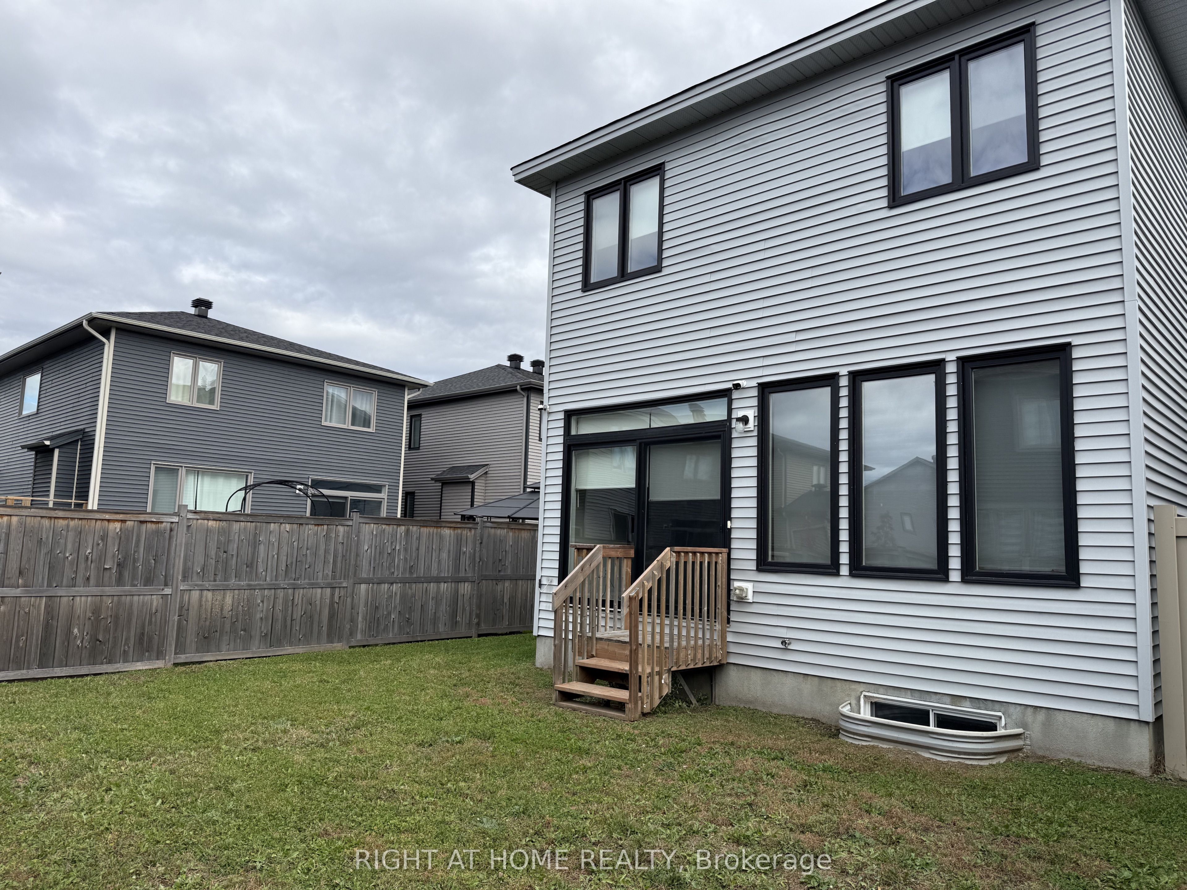 608 Moonflower Crescent Property Photo 35