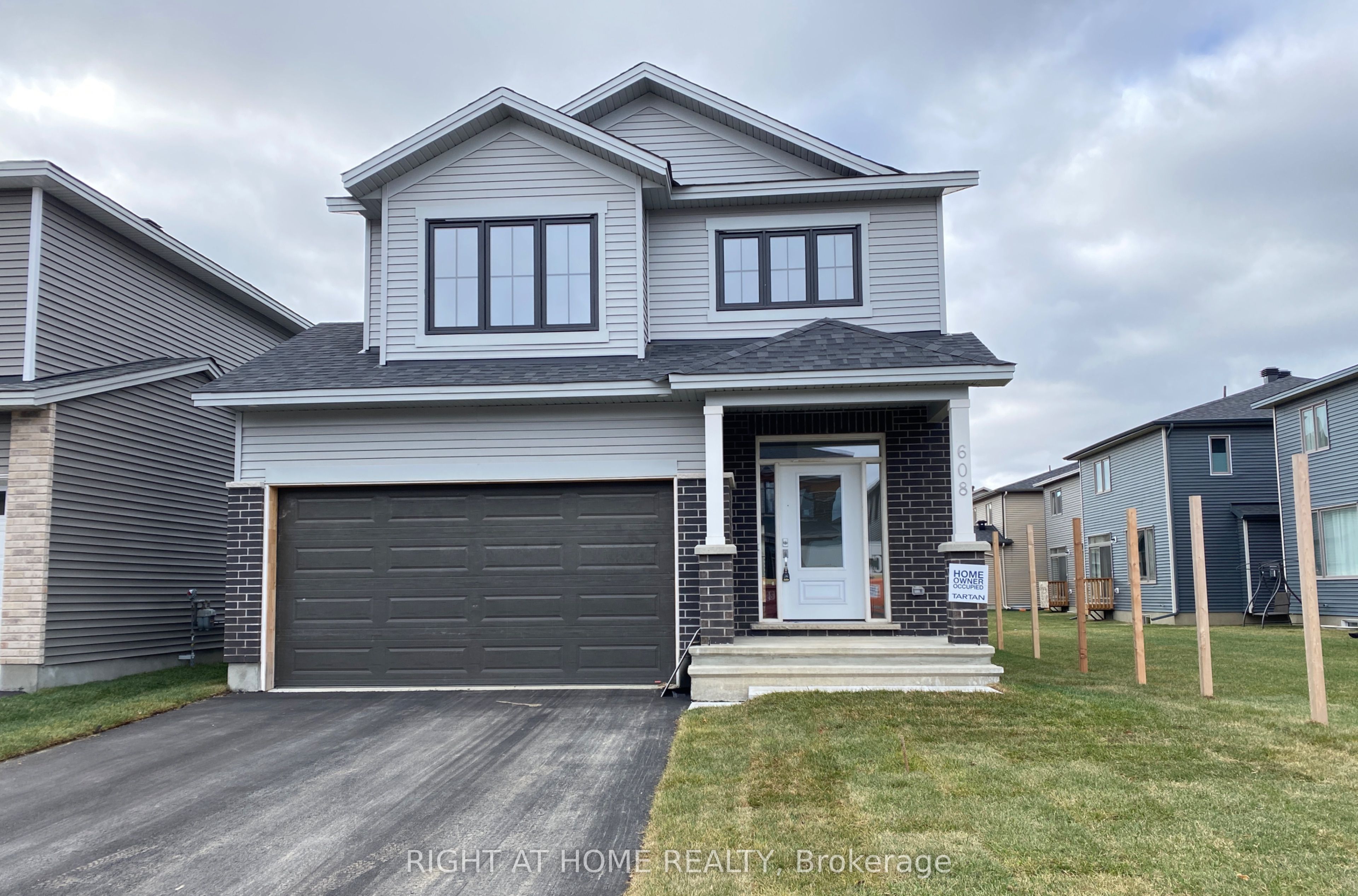608 Moonflower Crescent Property Photo 36