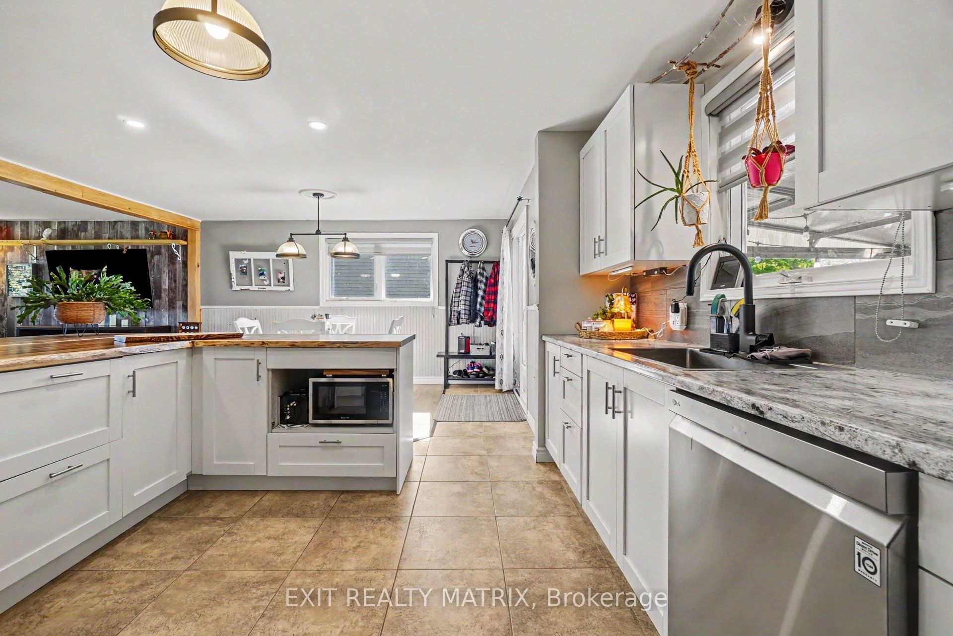 1548 Landry Road Property Photo 12