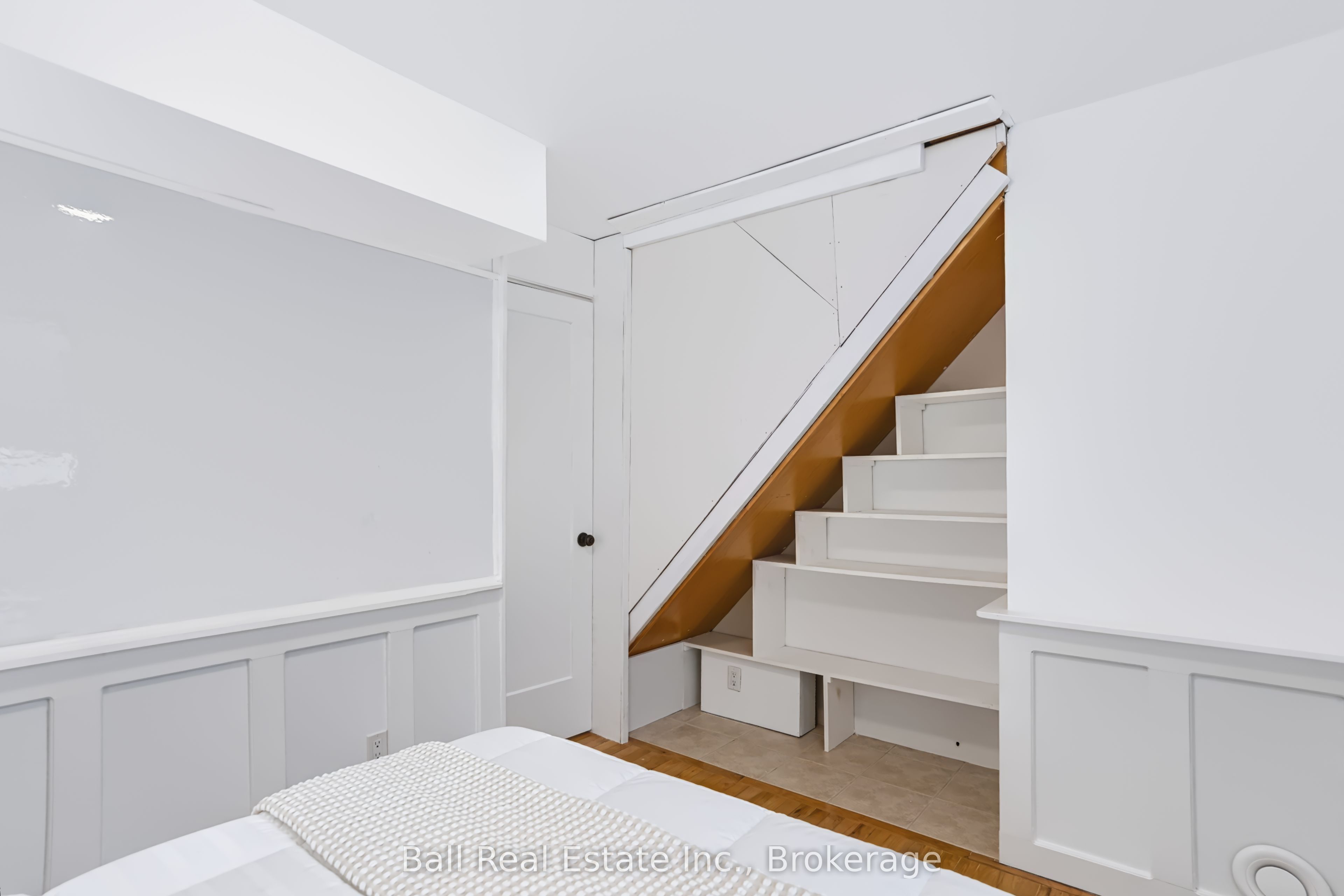 196 Perry Street Property Photo 28