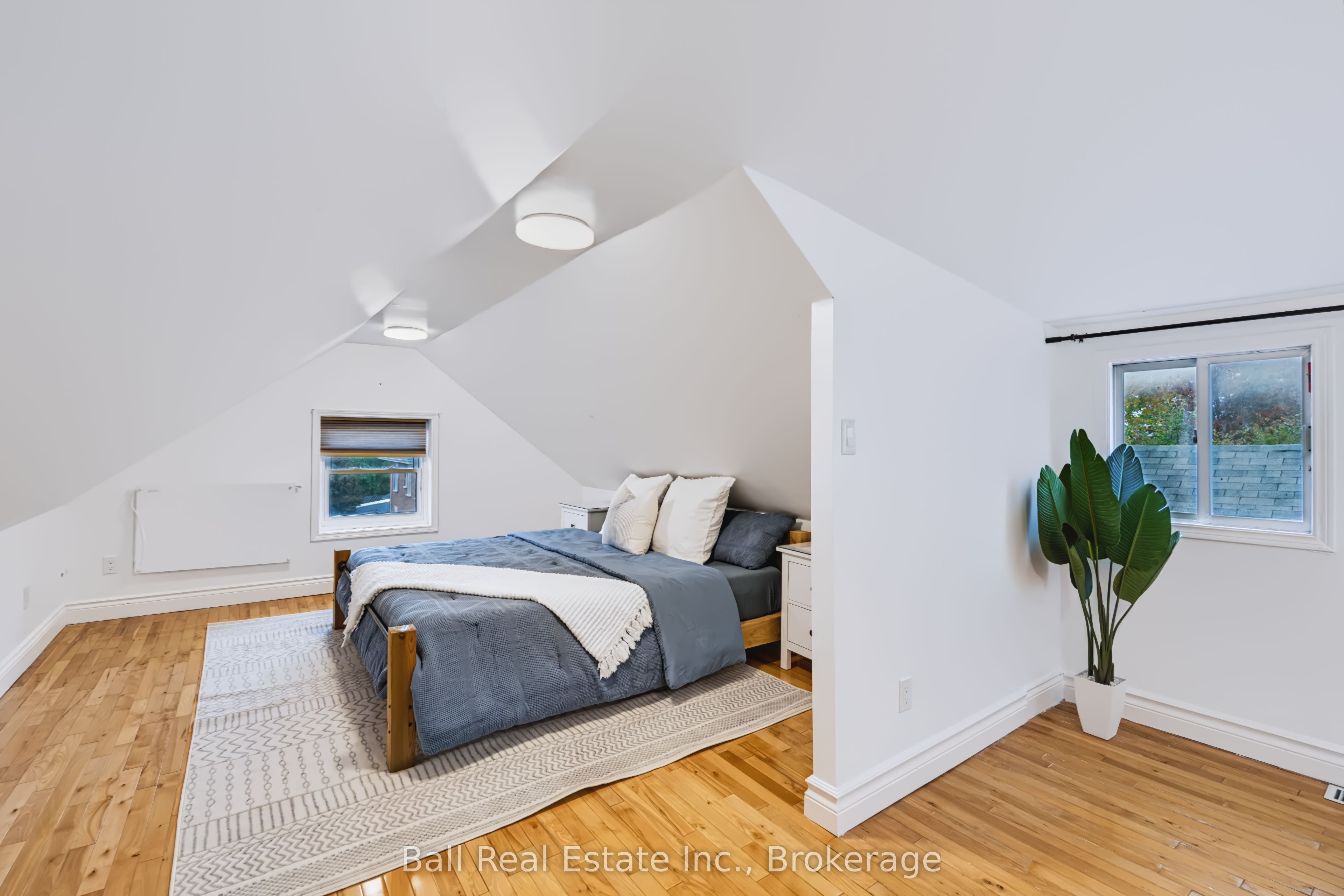 196 Perry Street Property Photo 31