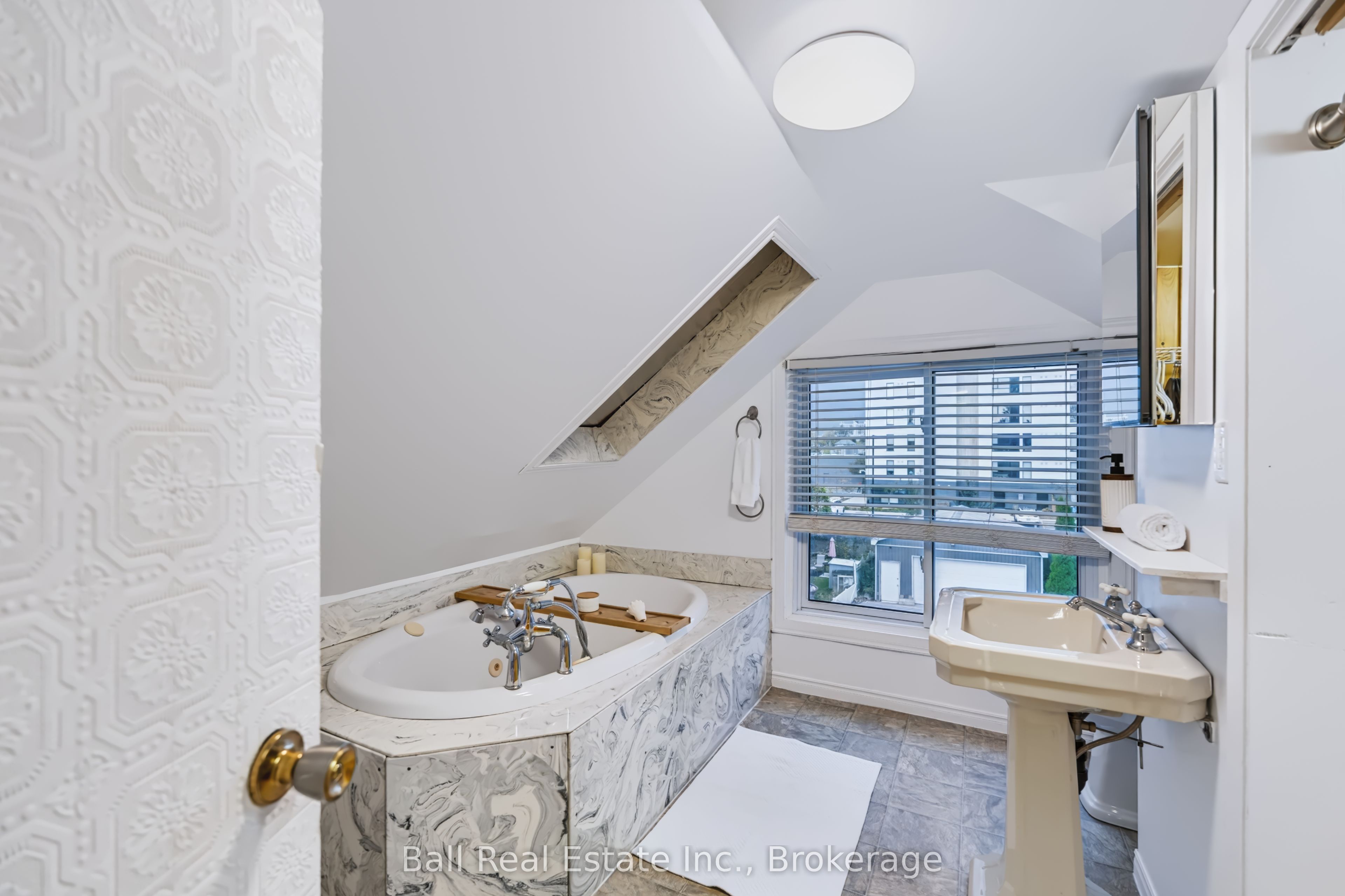 196 Perry Street Property Photo 32