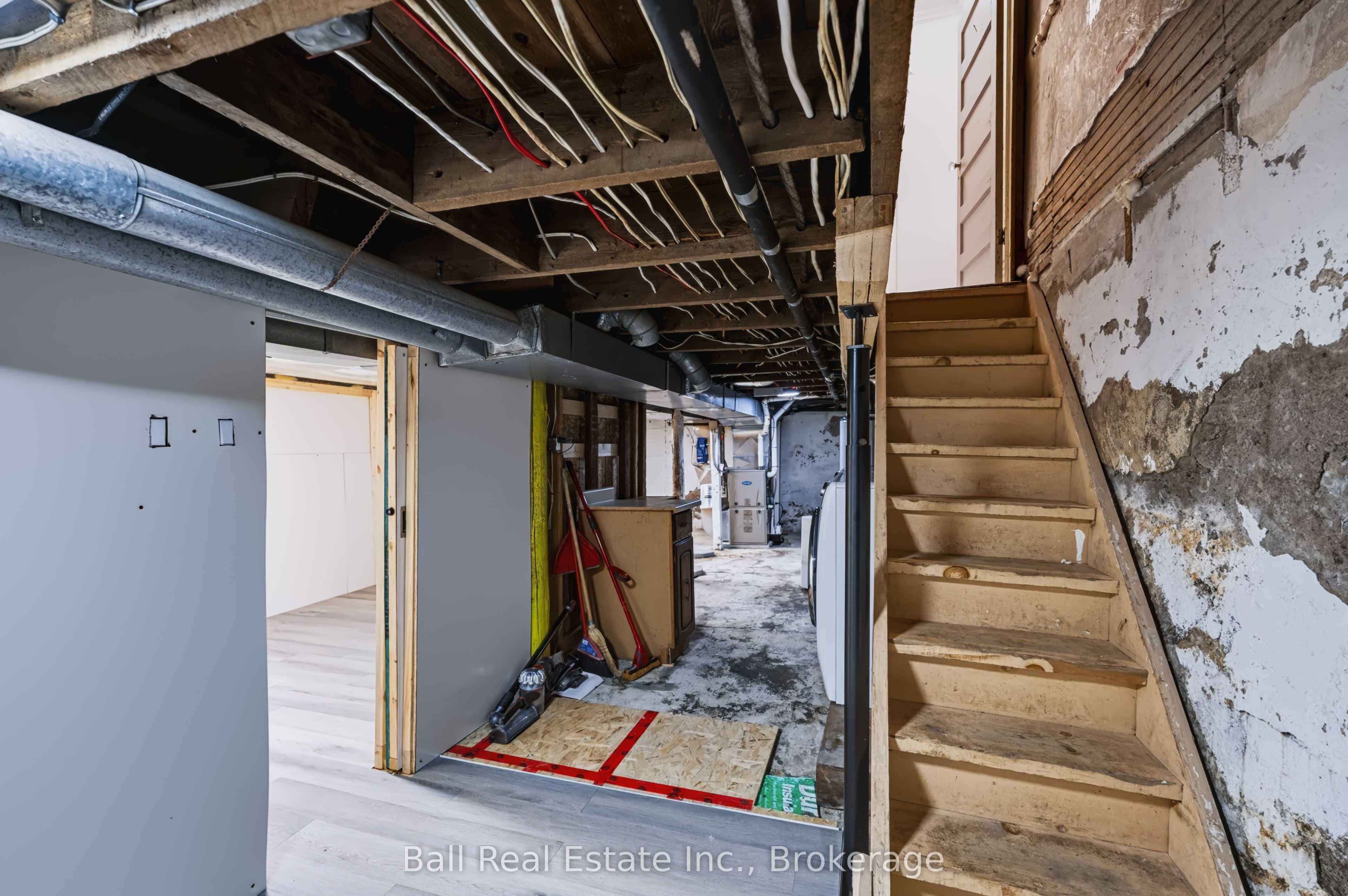 196 Perry Street Property Photo 34