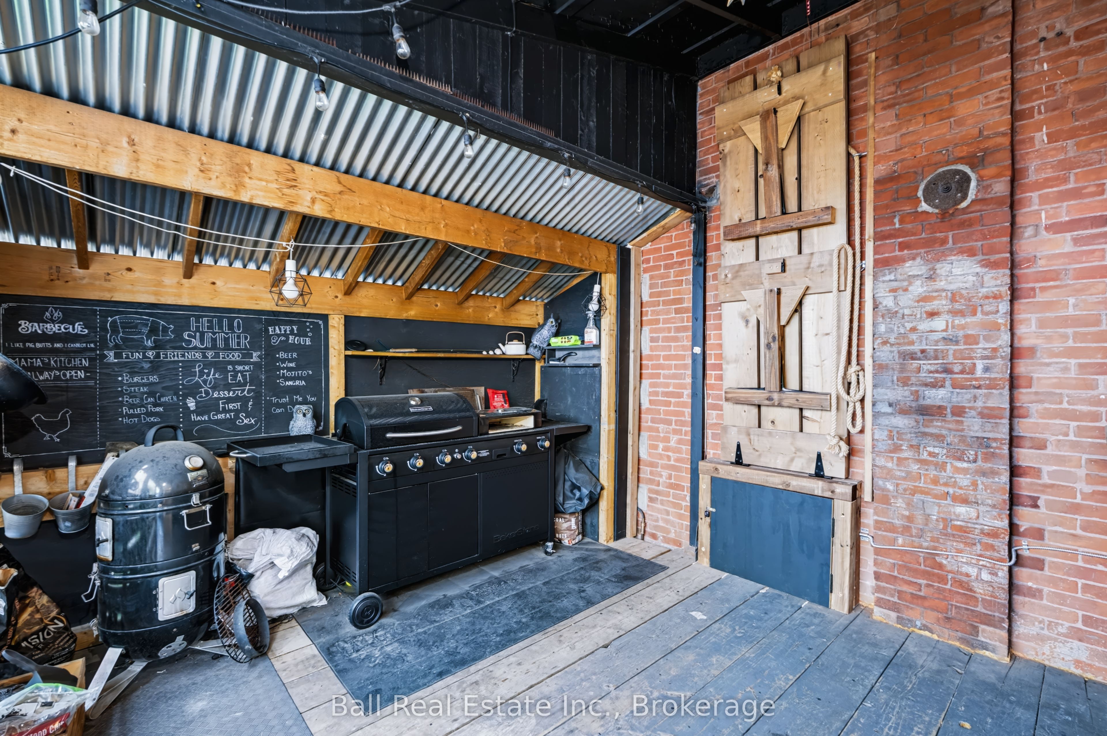 196 Perry Street Property Photo 39
