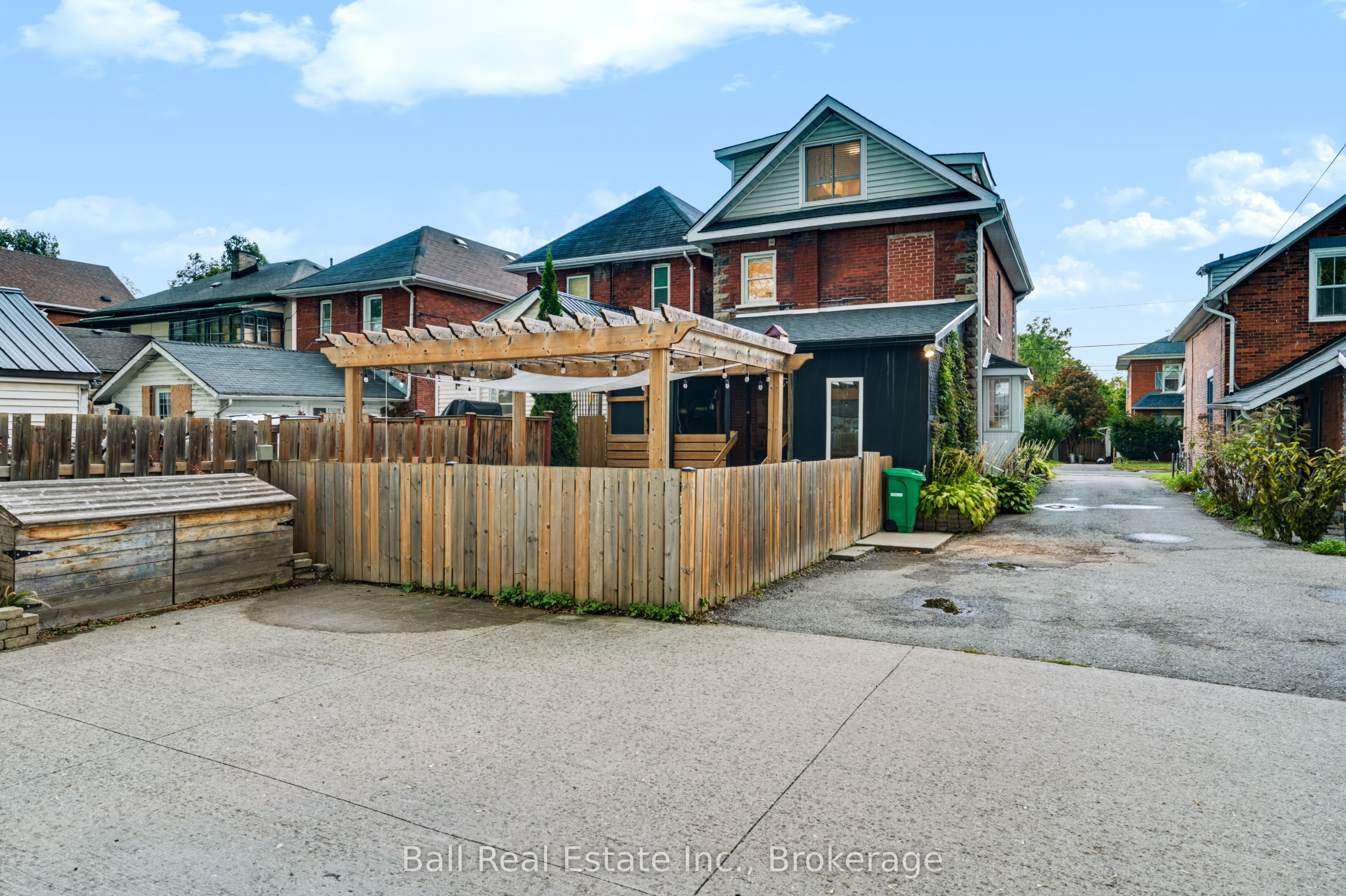 196 Perry Street Property Photo 41