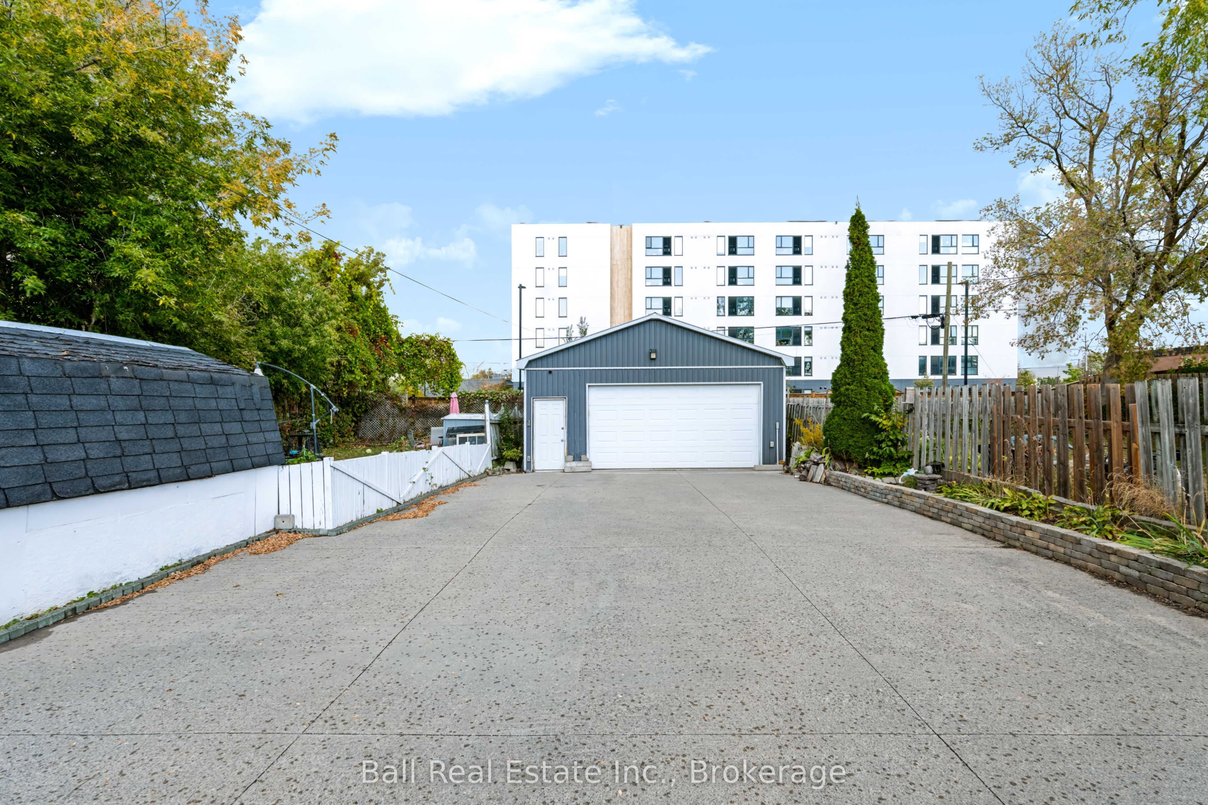 196 Perry Street Property Photo 42