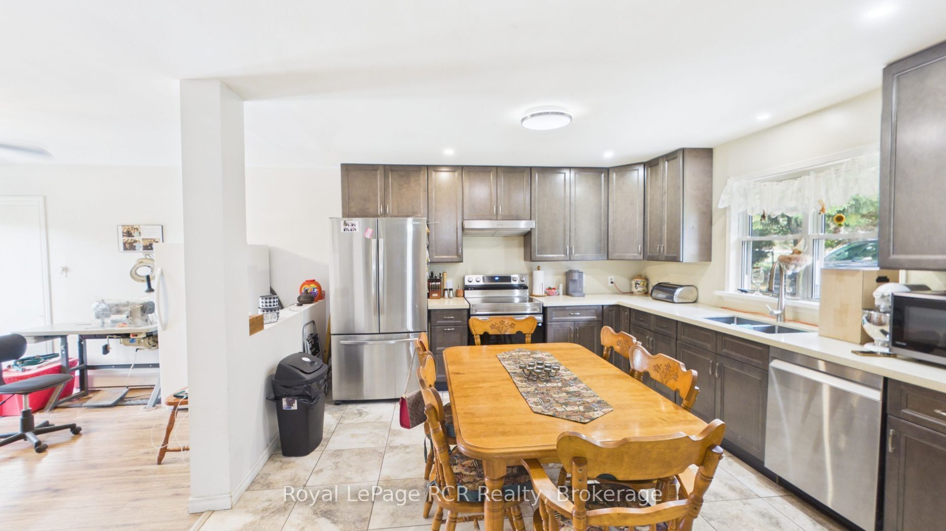 320047 170 Road Property Photo 6