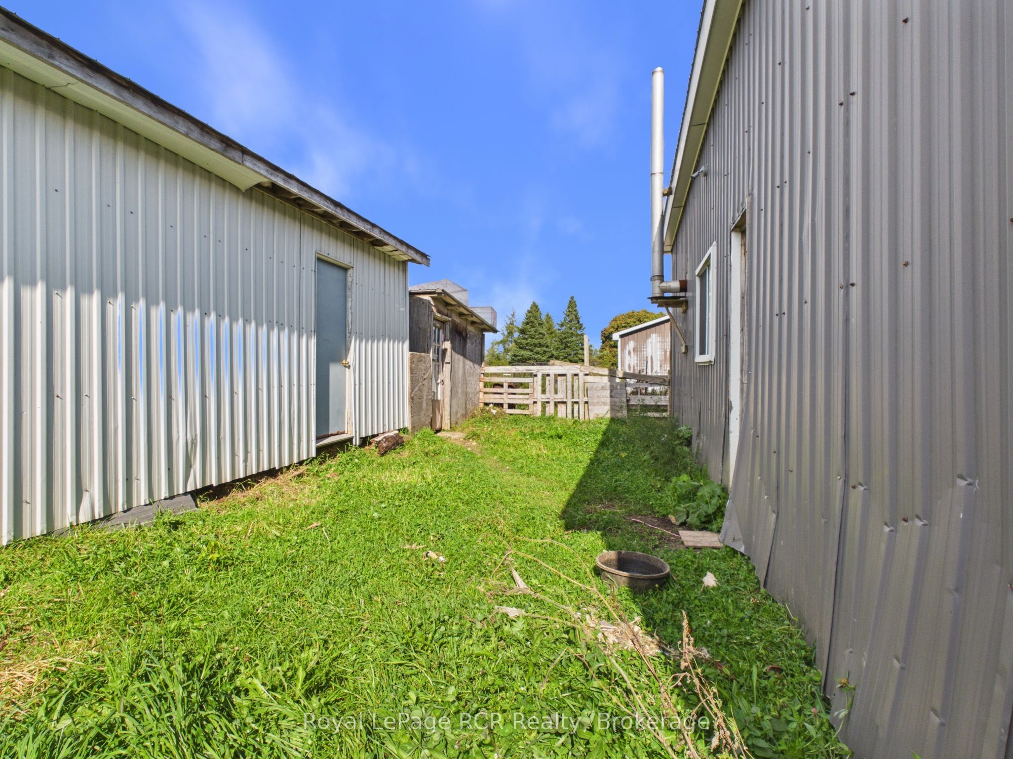320047 170 Road Property Photo 32