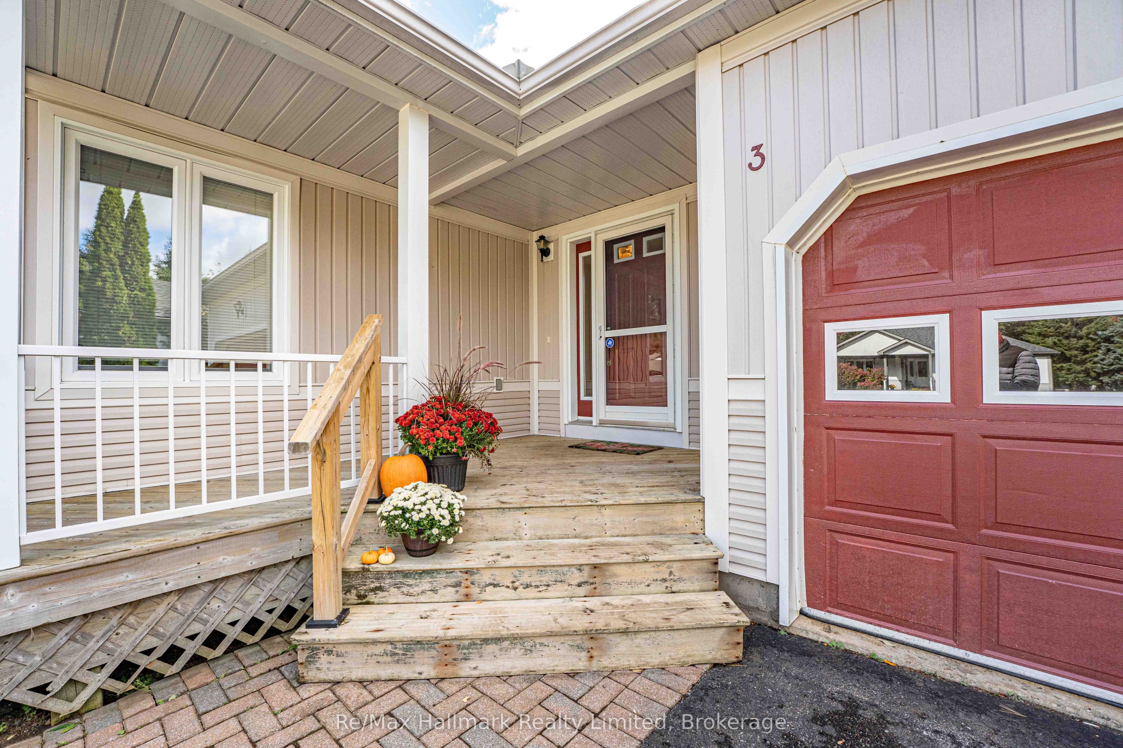 3 Woods Hollow Property Photo 2