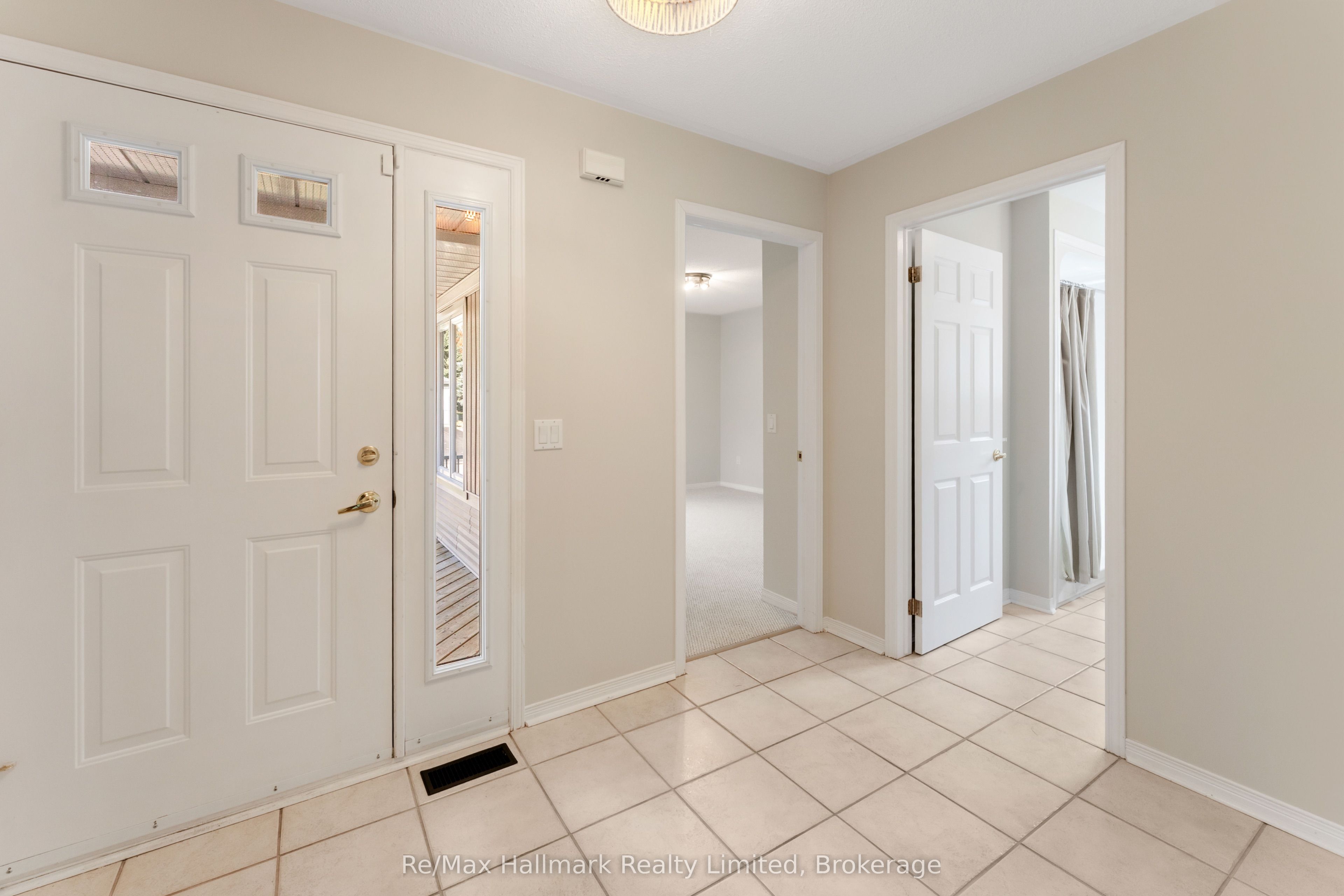 3 Woods Hollow Property Photo 6