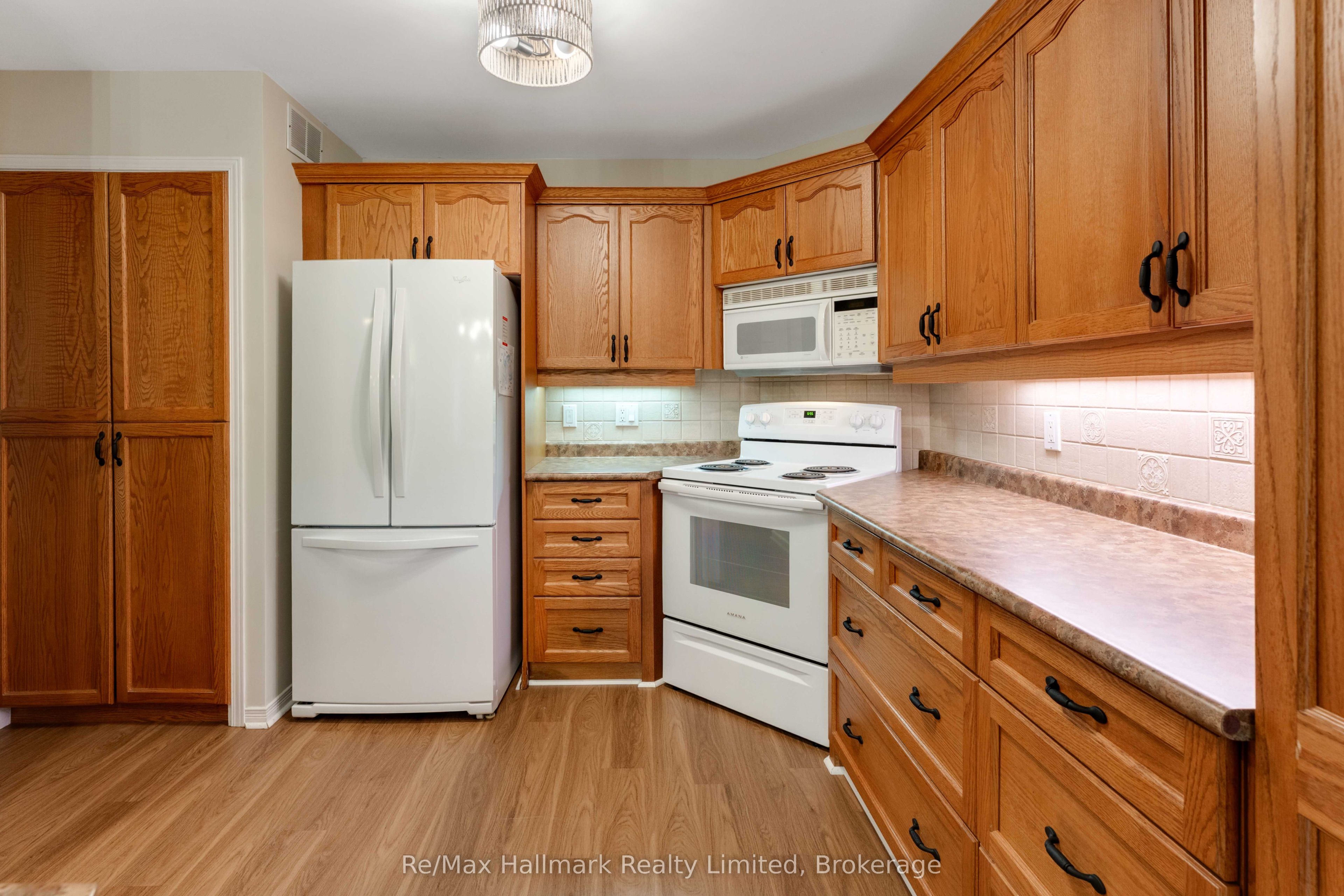 3 Woods Hollow Property Photo 8