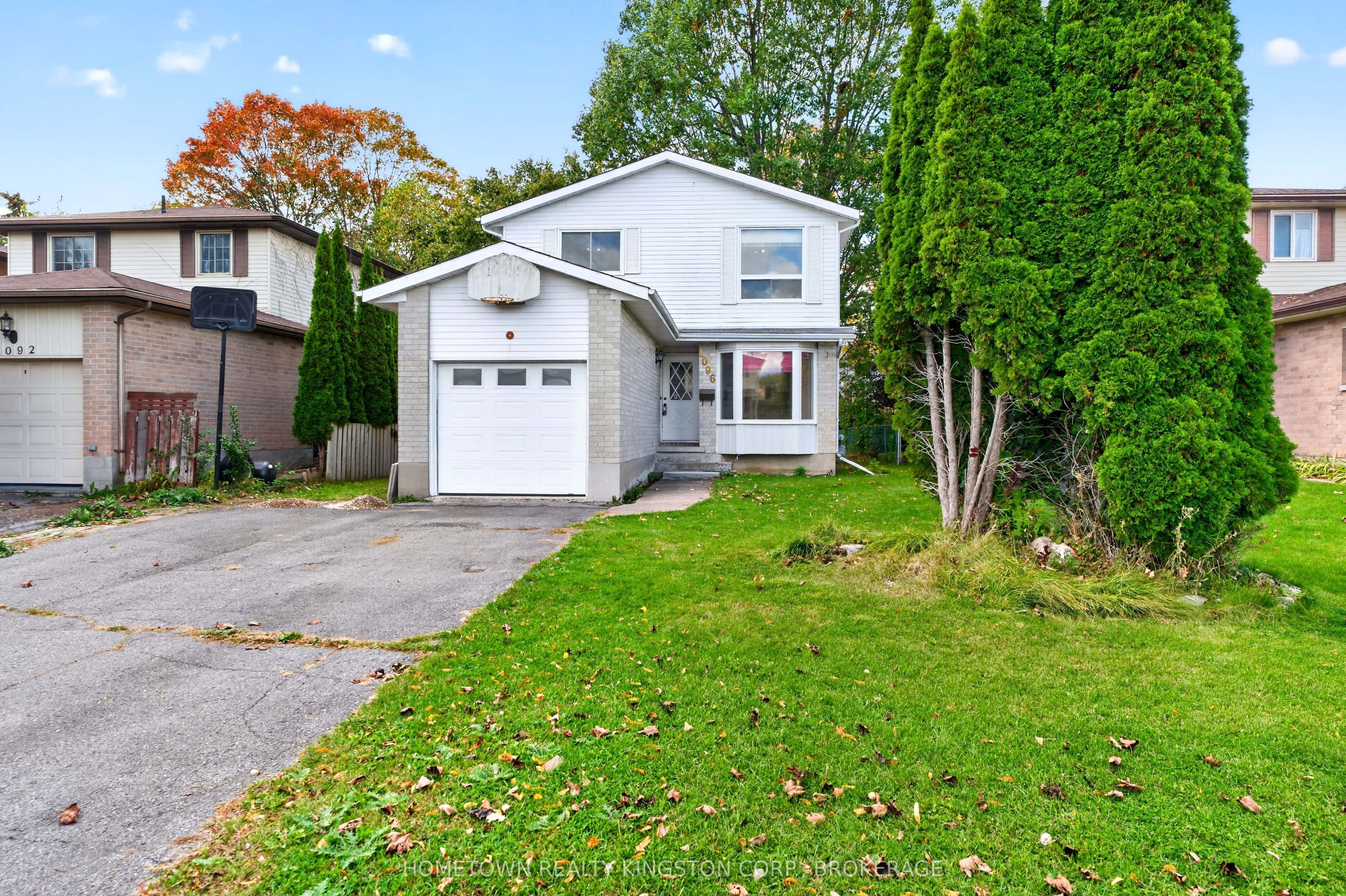1096 Willowood Drive Property Photo 1