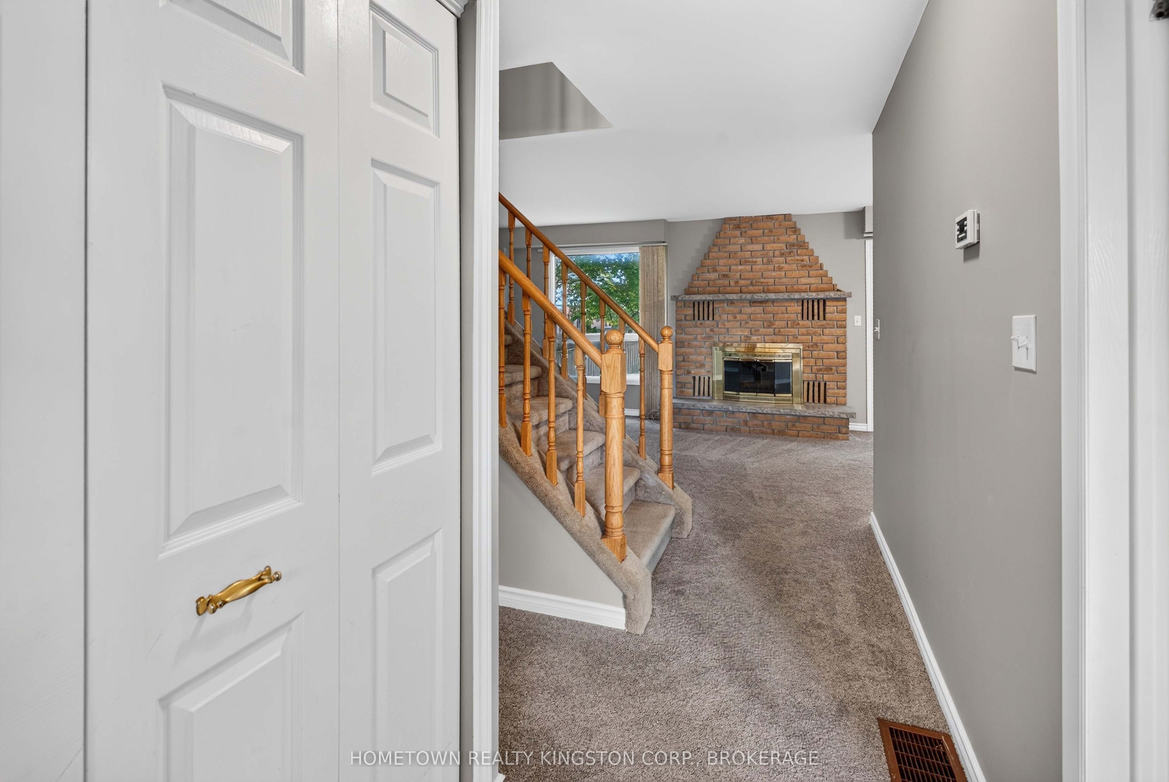1096 Willowood Drive Property Photo 3