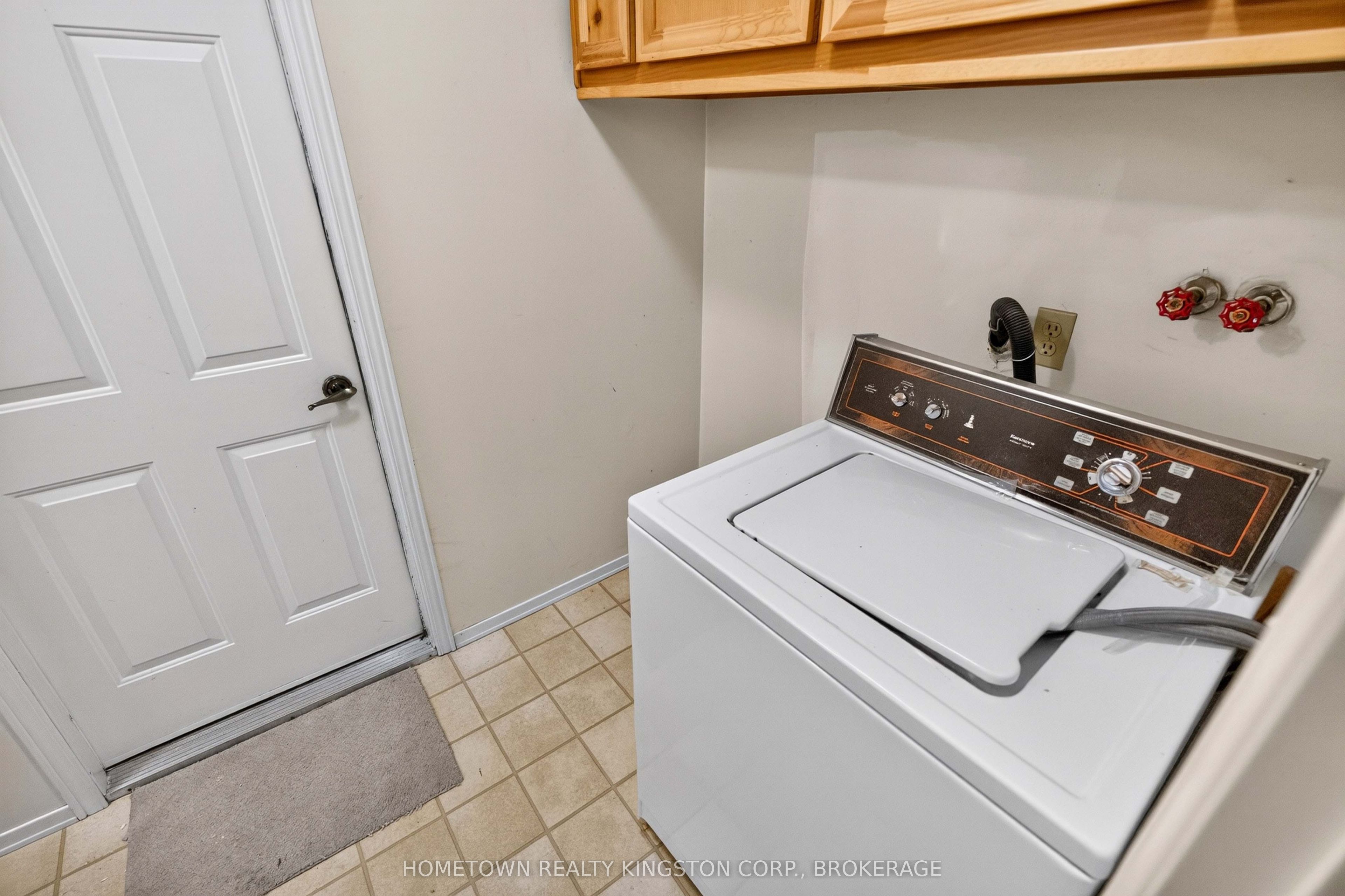 1096 Willowood Drive Property Photo 5