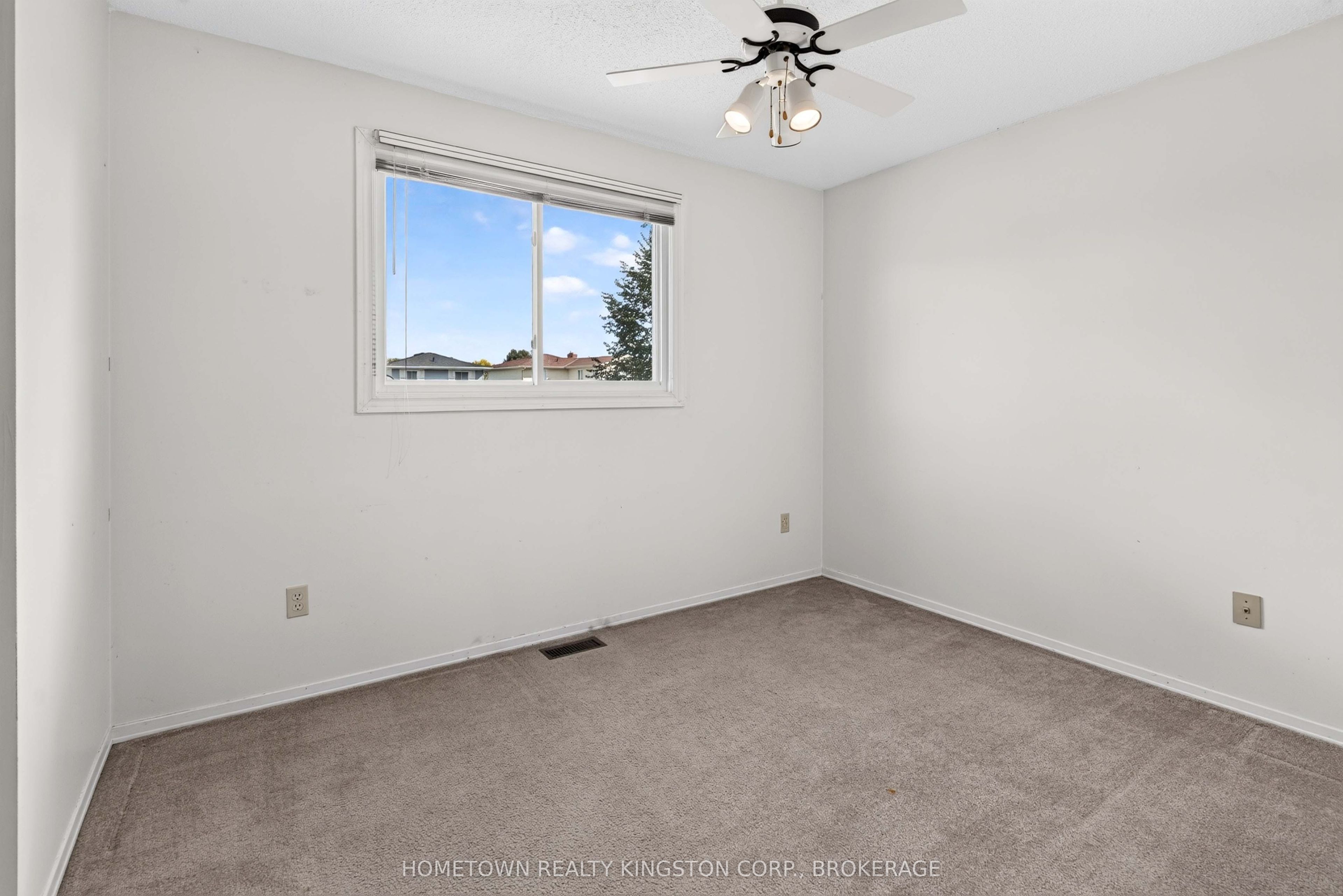 1096 Willowood Drive Property Photo 14