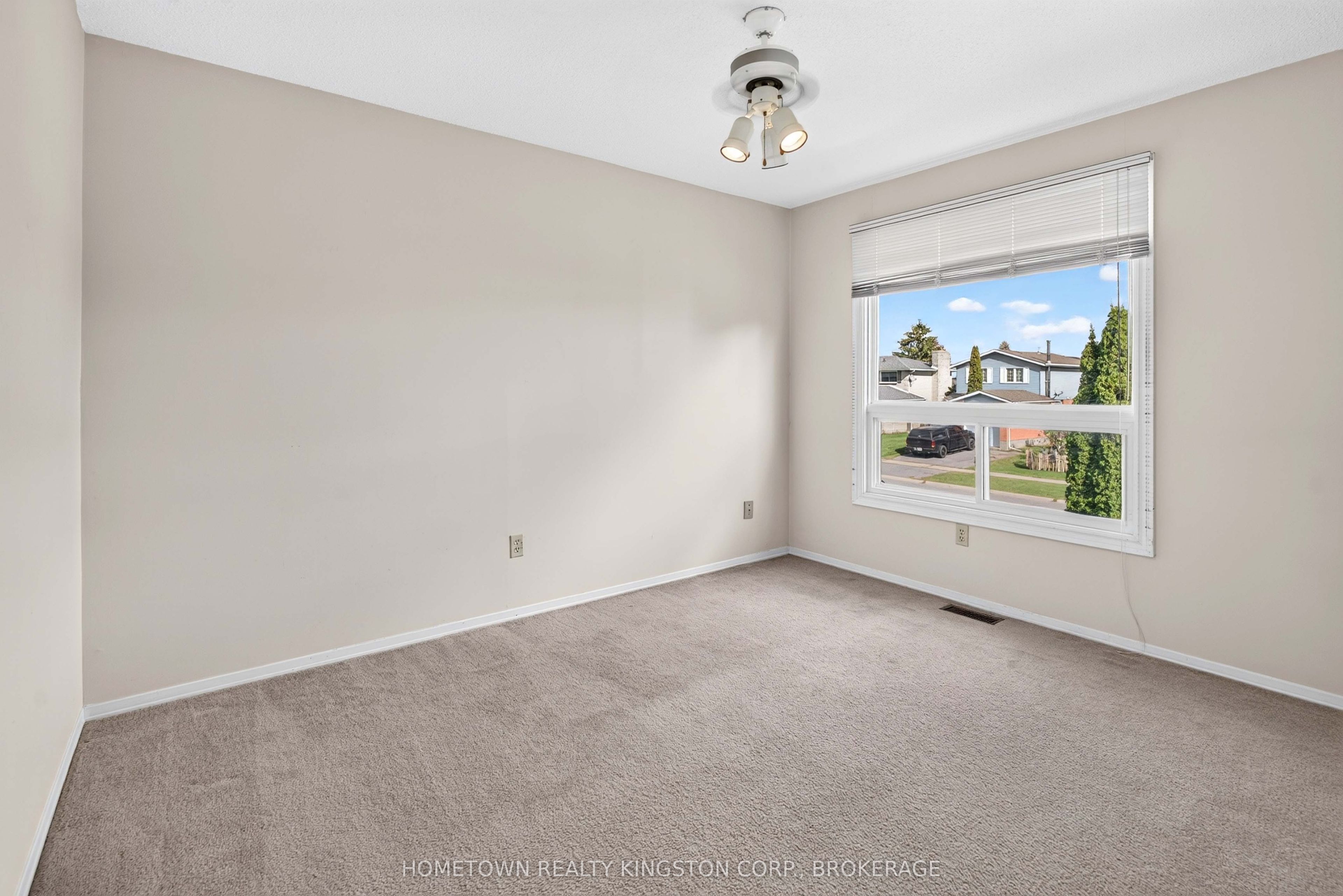 1096 Willowood Drive Property Photo 16