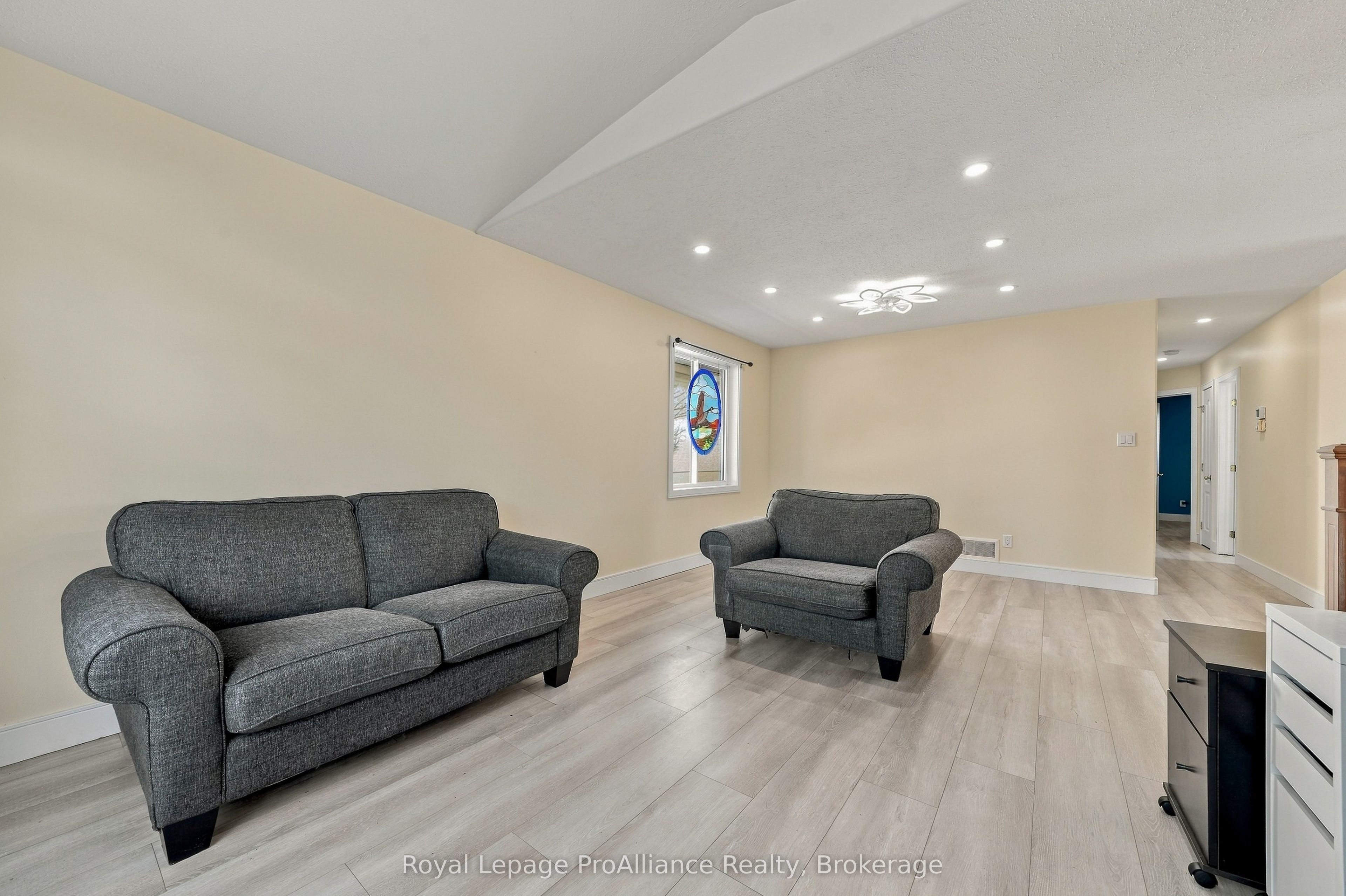 37 Reid Street Property Photo 6