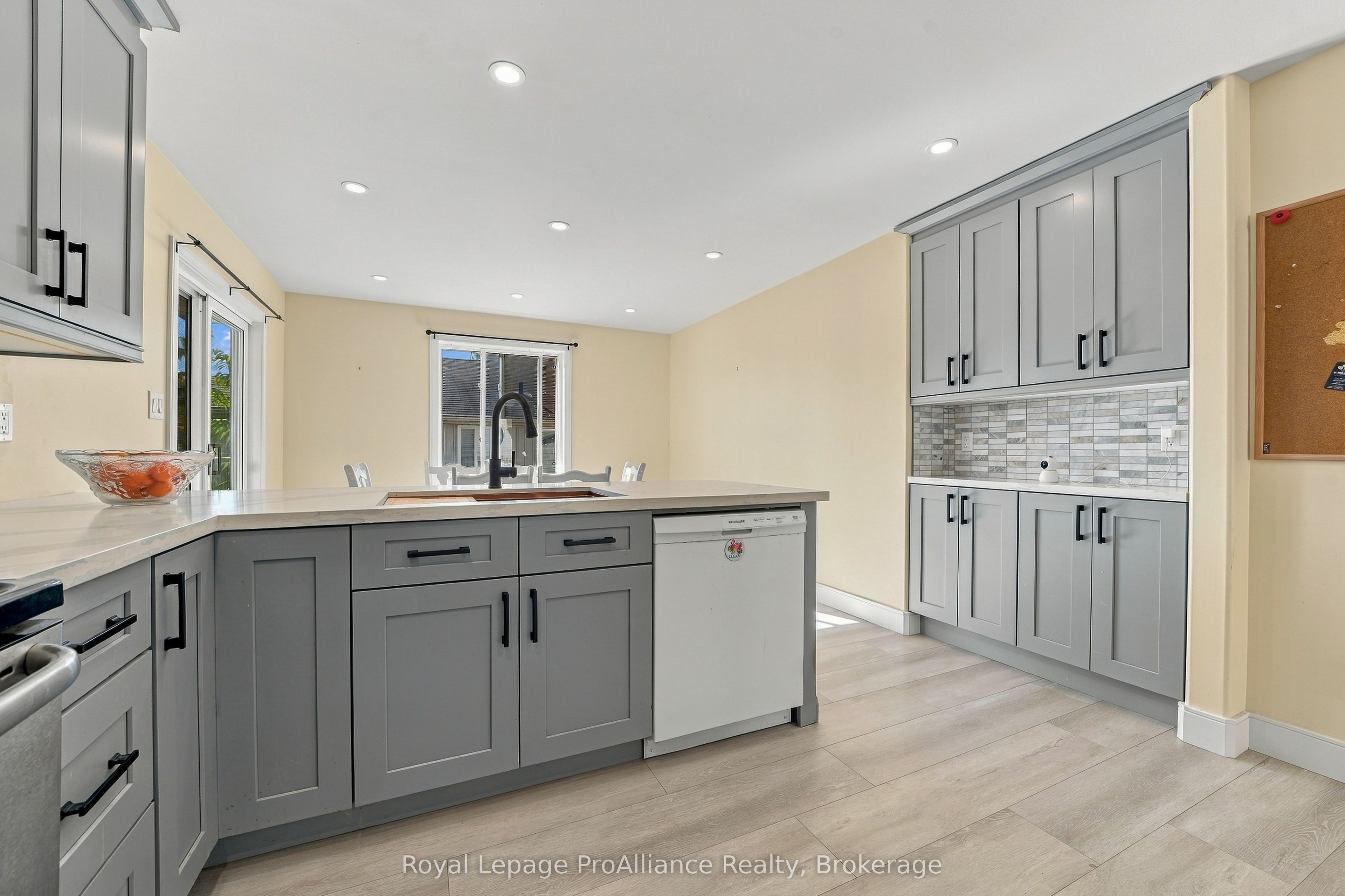 37 Reid Street Property Photo 9