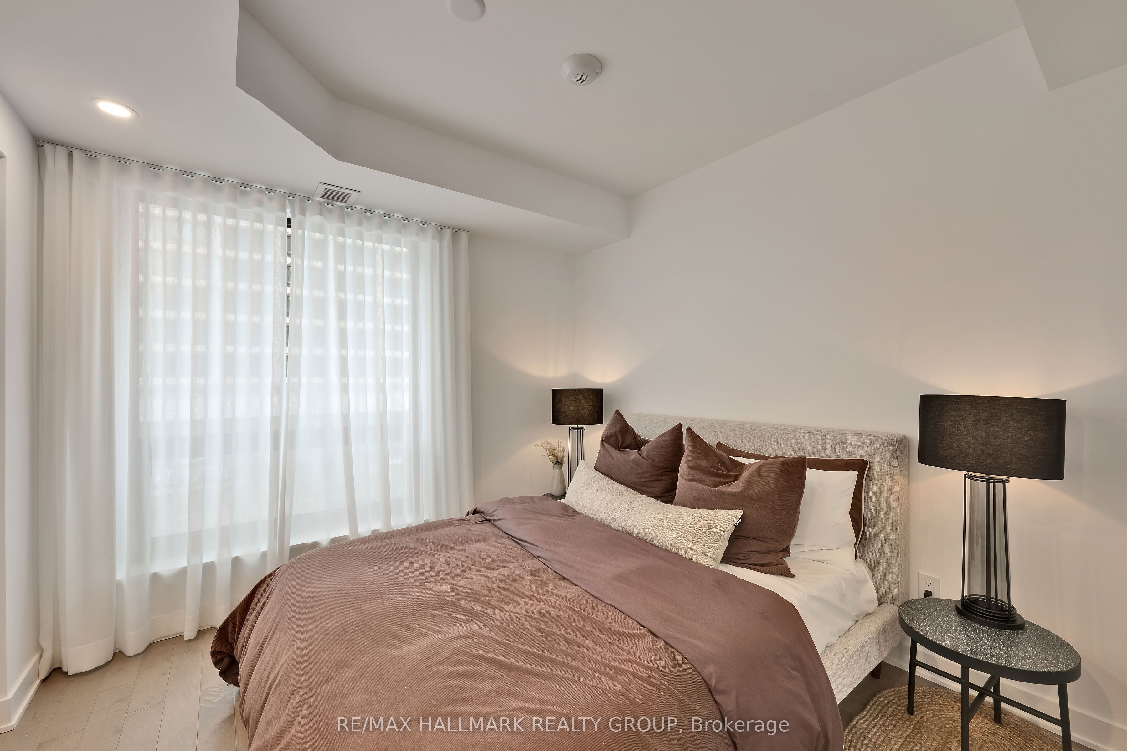 340 Queen Street 906 Property Photo 12