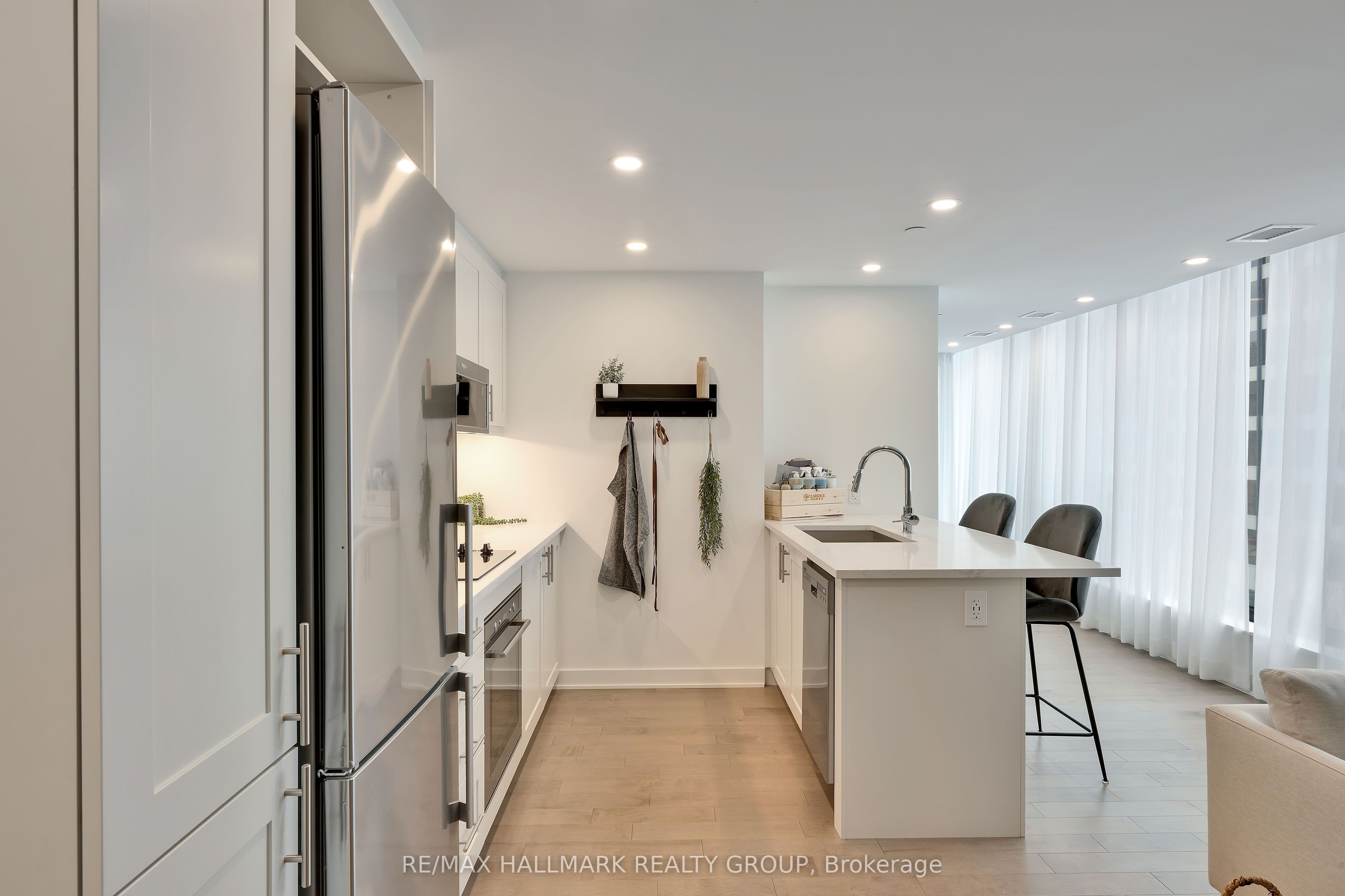 340 Queen Street 906 Property Photo 22