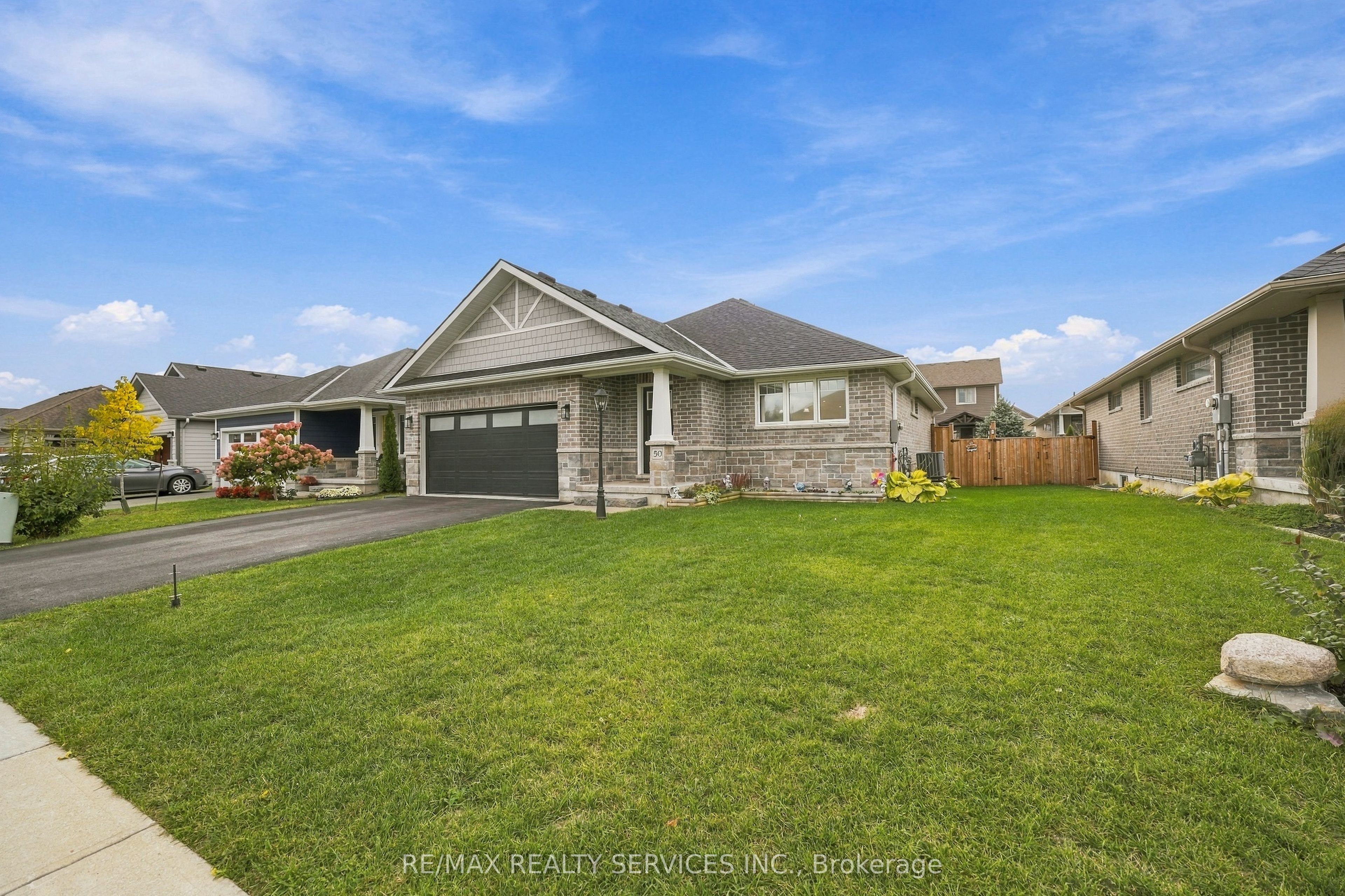 50 Mercedes Drive Property Photo 2