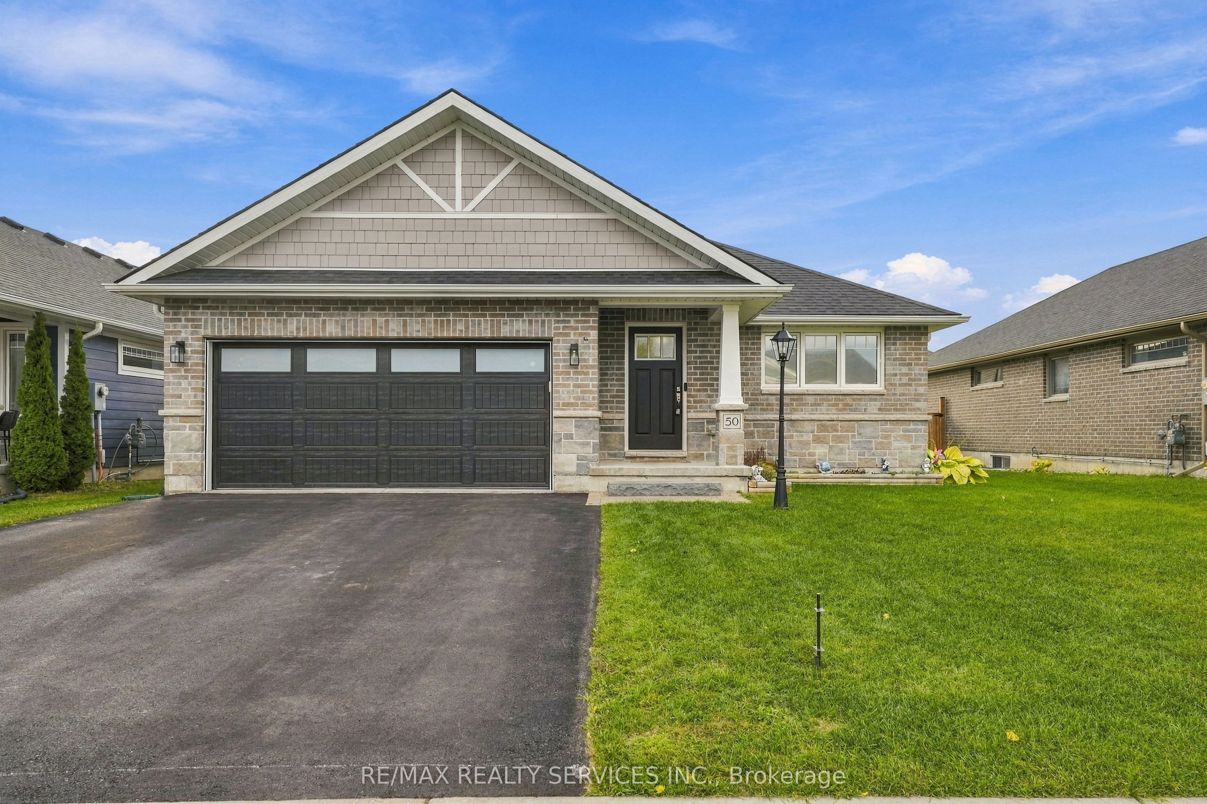 50 Mercedes Drive Property Photo 3
